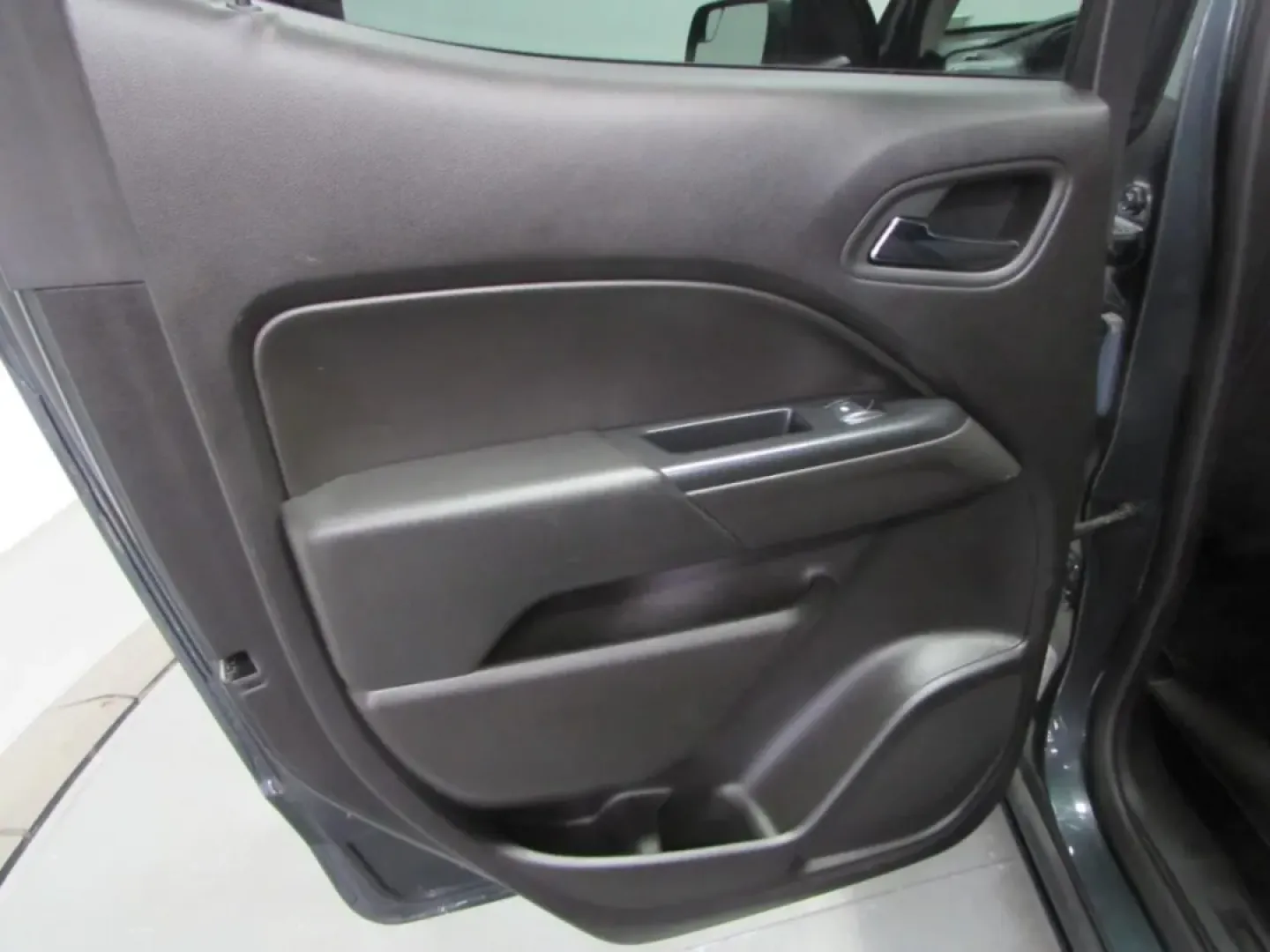 2018 /Black Chevrolet Colorado LT (1GCGTCEN2J1) with an Other engine, located at 12836 Highway 21, De Soto, MO, 63020, (636) 337-7777, 38.151867, -90.575615 - **Unleash Your Adventurous Spirit with the 2018 Chevrolet Colorado at Pettus Ford De Soto!**<br /> <br /> For those who crave the thrill of the open road and the flexibility of a capable truck, the 2018 Chevrolet Colorado is the perfect companion. Imagine yourself embarking on weekend getaways with - Photo#24