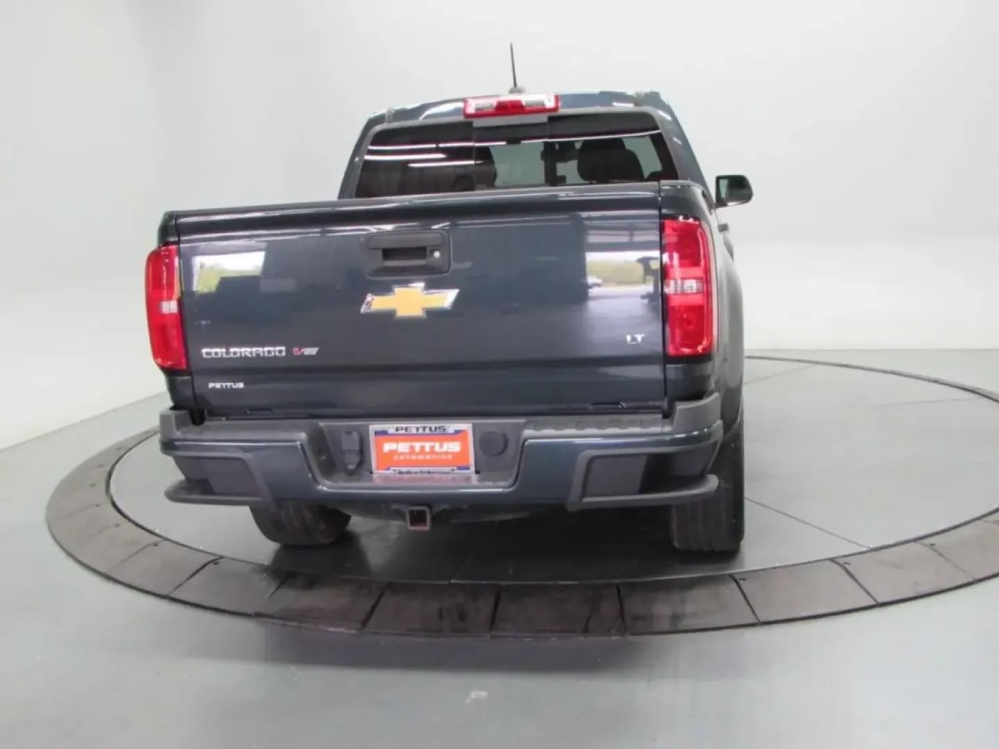 2018 /Black Chevrolet Colorado LT (1GCGTCEN2J1) with an Other engine, located at 12836 Highway 21, De Soto, MO, 63020, (636) 337-7777, 38.151867, -90.575615 - **Unleash Your Adventurous Spirit with the 2018 Chevrolet Colorado at Pettus Ford De Soto!**<br /> <br /> For those who crave the thrill of the open road and the flexibility of a capable truck, the 2018 Chevrolet Colorado is the perfect companion. Imagine yourself embarking on weekend getaways with - Photo#6