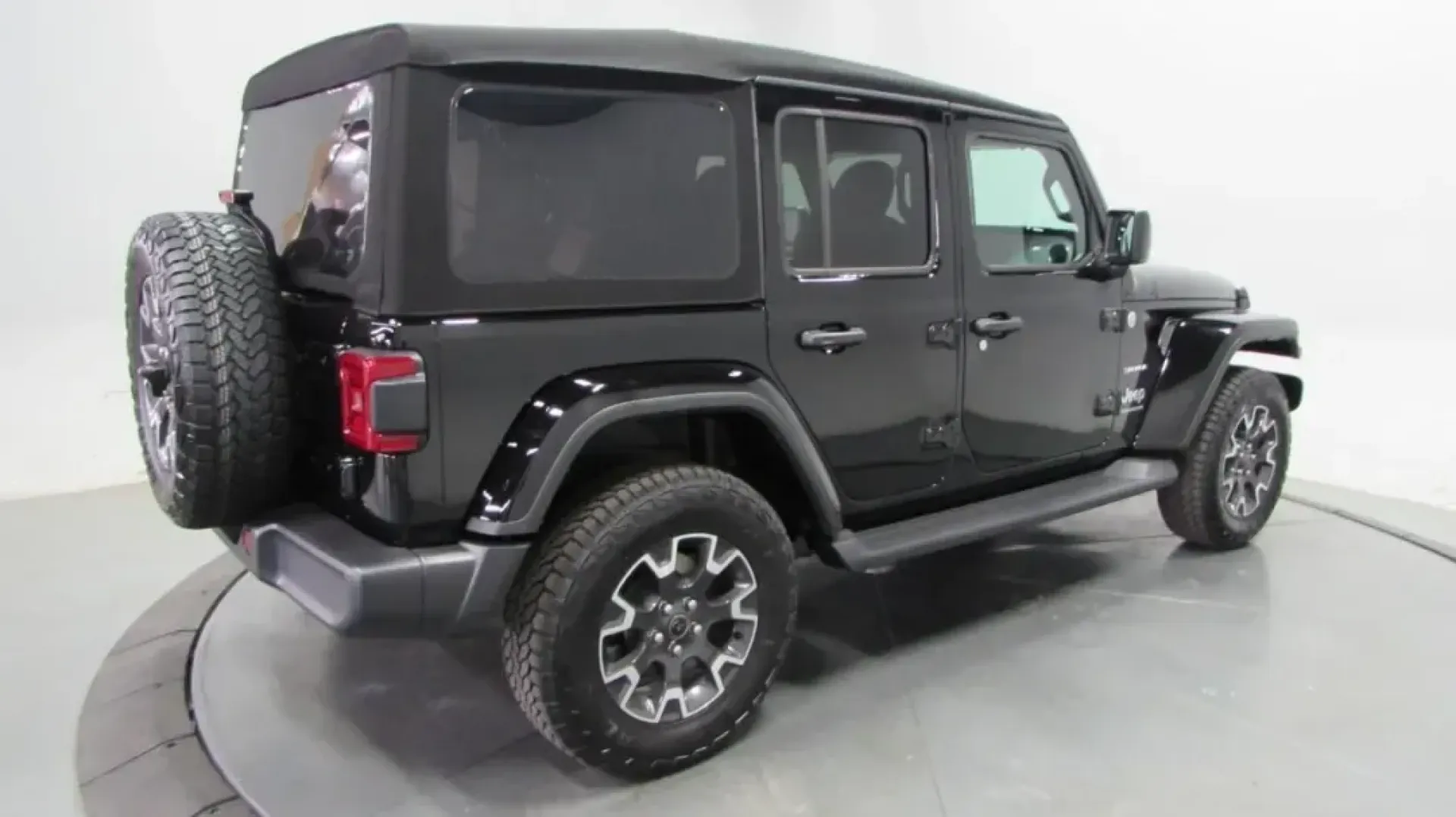 2024 Jeep Wrangler Sahara (1C4PJXEG1RW) with an Other engine, Automatic transmission, located at 12830 Highway 21, De Soto, MO, 63020, (636) 337-7777, 38.153099, -90.573624 - **Unleash Adventure with the 2024 Jeep Wrangler Sahara!** If you're on the lookout for a vehicle that perfectly complements your active lifestyle, your search ends here. The 2024 Jeep Wrangler Sahara is not just a means of transportation; it's your ticket to unforgettable weekend adventures, family - Photo#4