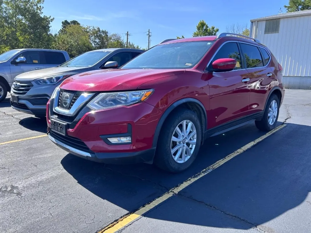 photo of 2017 Nissan Rogue SV