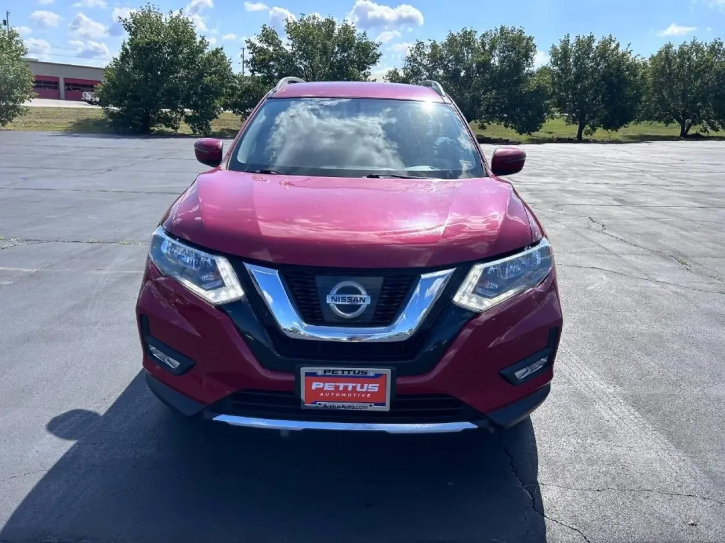 2017 /Charcoal Cloth Nissan Rogue SV (JN8AT2MT6HW) with an 2.5L DOHC 16-Valve I4 engine, Automatic transmission, located at 970 Woodlawn Dr., Farmington, MO, 63640, (573) 431-7800, 37.825642, -90.468674 - **Discover Your Next Adventure with the 2017 Nissan Rogue SV at Pettus CDJR Farmington!**<br /> <br /> Are you a growing family seeking the perfect blend of comfort, versatility, and efficiency for your daily adventures? Look no further! The 2017 Nissan Rogue SV, available at Pettus CDJR Farmington, - Photo#7