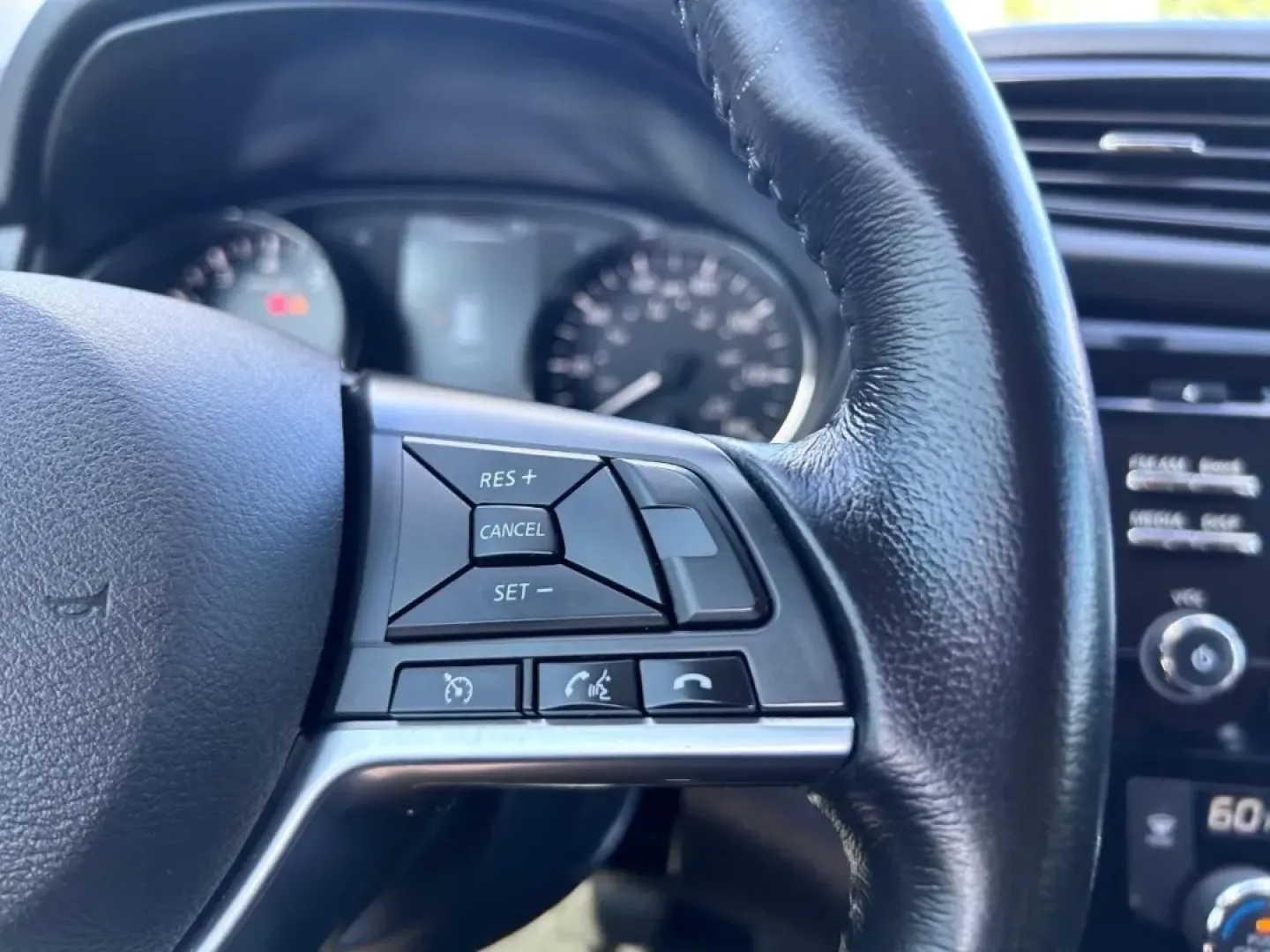 2017 /Charcoal Cloth Nissan Rogue SV (JN8AT2MT6HW) with an 2.5L DOHC 16-Valve I4 engine, Automatic transmission, located at 970 Woodlawn Dr., Farmington, MO, 63640, (573) 431-7800, 37.825642, -90.468674 - **Discover Your Next Adventure with the 2017 Nissan Rogue SV at Pettus CDJR Farmington!**<br /> <br /> Are you a growing family seeking the perfect blend of comfort, versatility, and efficiency for your daily adventures? Look no further! The 2017 Nissan Rogue SV, available at Pettus CDJR Farmington, - Photo#12
