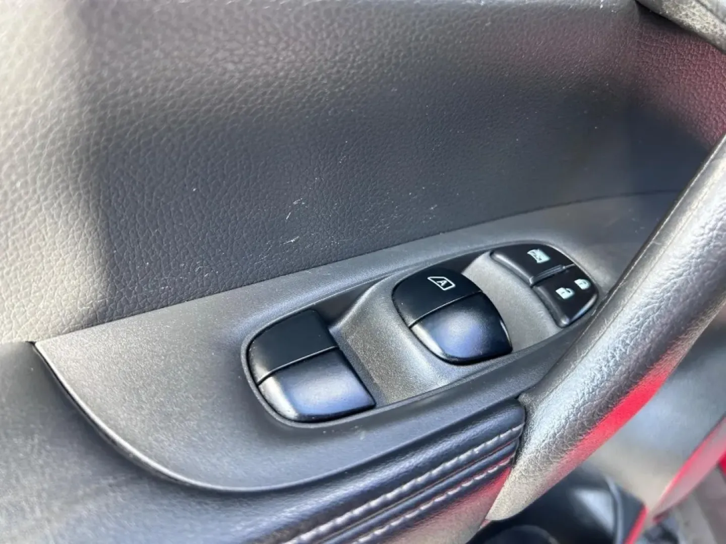 2017 /Charcoal Cloth Nissan Rogue SV (JN8AT2MT6HW) with an 2.5L DOHC 16-Valve I4 engine, Automatic transmission, located at 970 Woodlawn Dr., Farmington, MO, 63640, (573) 431-7800, 37.825642, -90.468674 - **Discover Your Next Adventure with the 2017 Nissan Rogue SV at Pettus CDJR Farmington!**<br /> <br /> Are you a growing family seeking the perfect blend of comfort, versatility, and efficiency for your daily adventures? Look no further! The 2017 Nissan Rogue SV, available at Pettus CDJR Farmington, - Photo#17