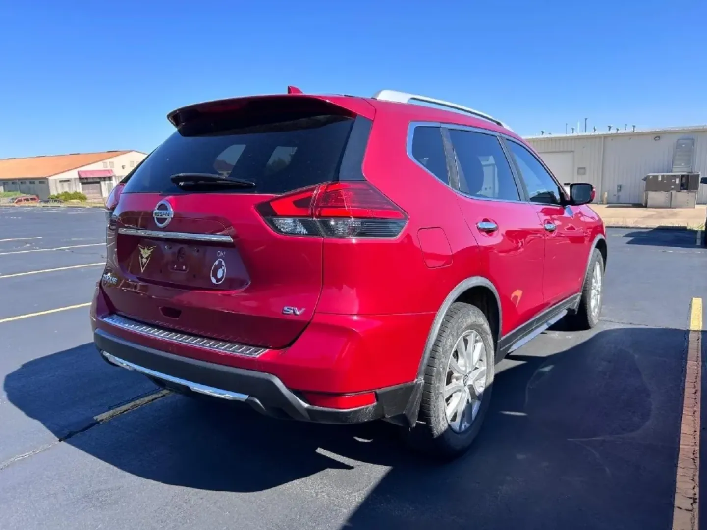 2017 /Charcoal Cloth Nissan Rogue SV (JN8AT2MT6HW) with an 2.5L DOHC 16-Valve I4 engine, Automatic transmission, located at 970 Woodlawn Dr., Farmington, MO, 63640, (573) 431-7800, 37.825642, -90.468674 - **Discover Your Next Adventure with the 2017 Nissan Rogue SV at Pettus CDJR Farmington!**<br /> <br /> Are you a growing family seeking the perfect blend of comfort, versatility, and efficiency for your daily adventures? Look no further! The 2017 Nissan Rogue SV, available at Pettus CDJR Farmington, - Photo#3