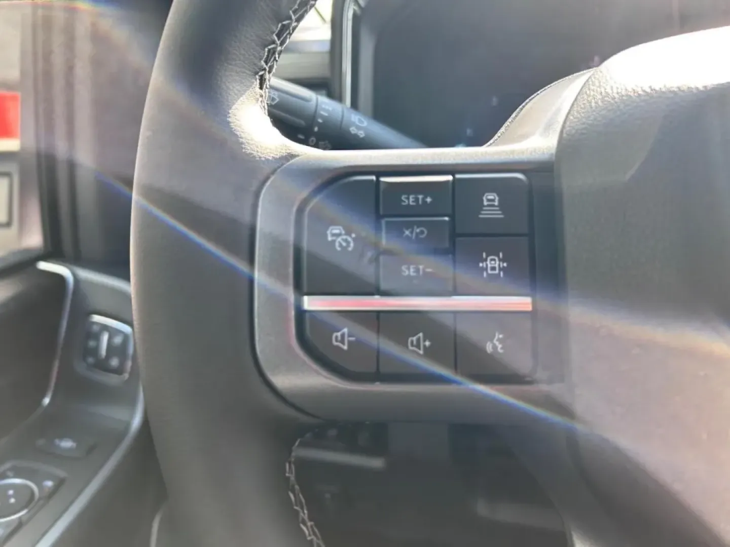 2025 /Black Onyx Leather Ford F-250SD Lariat (1FT8W2BM1SE) with an 6.7L engine, located at 141 Commercial Dr, Fredericktown, MO, 63645, (573) 783-6432, 37.570087, -90.320648 - **Unleash Your Adventure with the 2025 Ford F-250SD Lariat Perfect for Weekend Warriors and Workday Heroes!**<br /> <br /> If you're on the hunt for a robust truck that seamlessly blends utility and comfort, look no further than the stunning 2025 Ford F-250SD Lariat available at Pettus Ford Frederi - Photo#12
