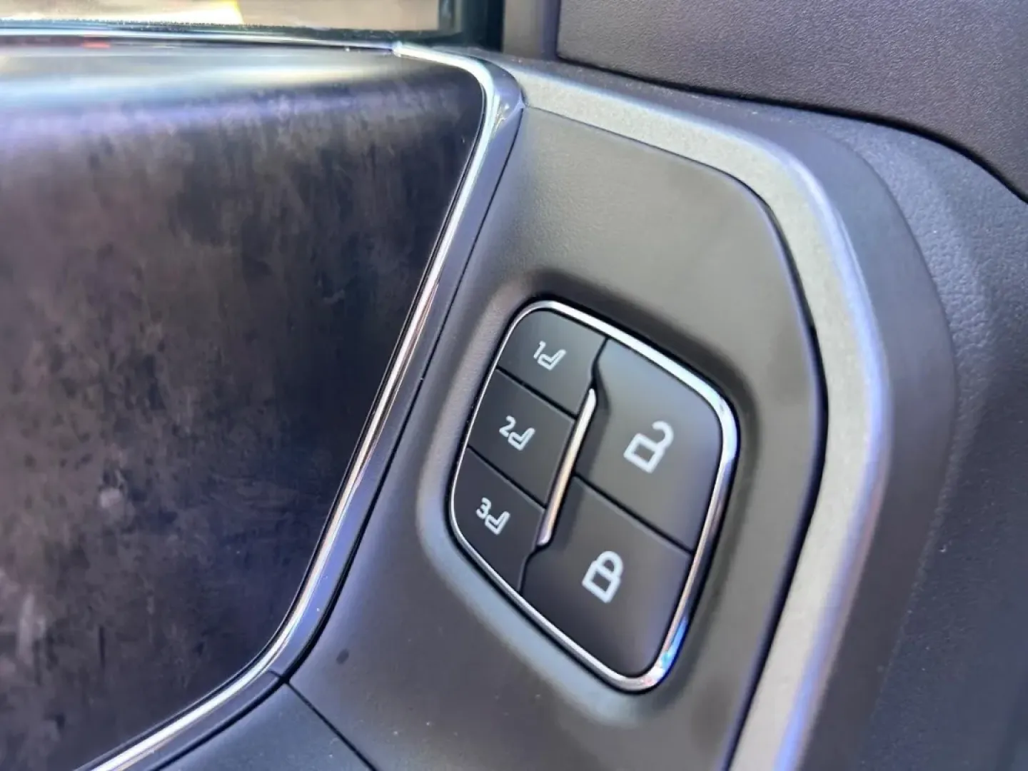 2025 /Black Onyx Leather Ford F-250SD Lariat (1FT8W2BM1SE) with an 6.7L engine, located at 141 Commercial Dr, Fredericktown, MO, 63645, (573) 783-6432, 37.570087, -90.320648 - **Unleash Your Adventure with the 2025 Ford F-250SD Lariat Perfect for Weekend Warriors and Workday Heroes!**<br /> <br /> If you're on the hunt for a robust truck that seamlessly blends utility and comfort, look no further than the stunning 2025 Ford F-250SD Lariat available at Pettus Ford Frederi - Photo#18