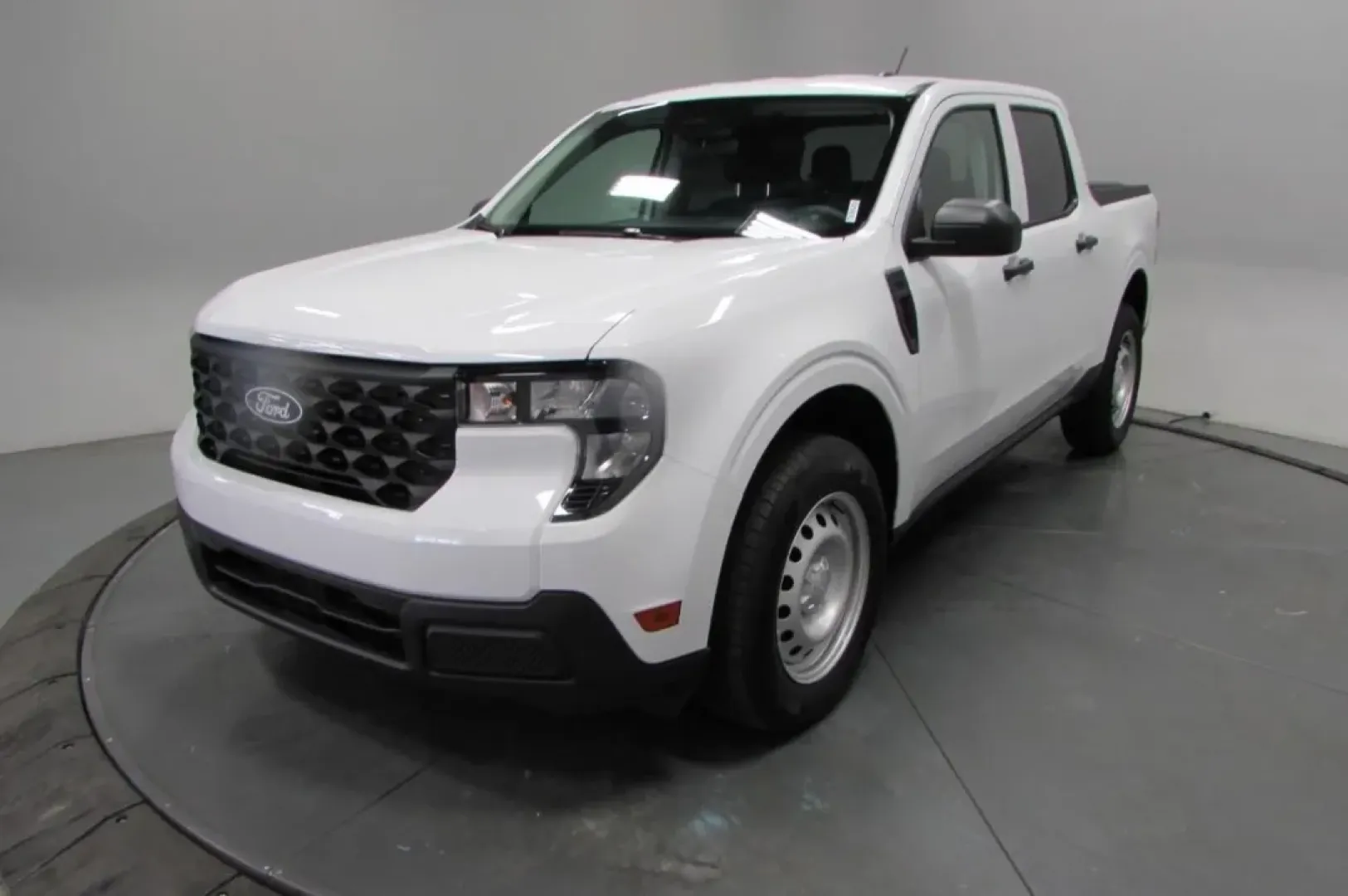 2025 /Cloth Ford Maverick XL (3FTTW8A30SR) with an 2.5L Hybrid engine, Automatic transmission, located at 12836 Highway 21, De Soto, MO, 63020, (636) 337-7777, 38.151867, -90.575615 - **Unleash Your Adventures with the 2025 Ford Maverick XL Perfect for Every Lifestyle!**<br /> <br /> Are you ready to elevate your daily commute, weekend adventures, or family road trips? Look no further than the **2025 Ford Maverick XL**, available now at **Pettus Ford De Soto**. Located convenien - Photo#2