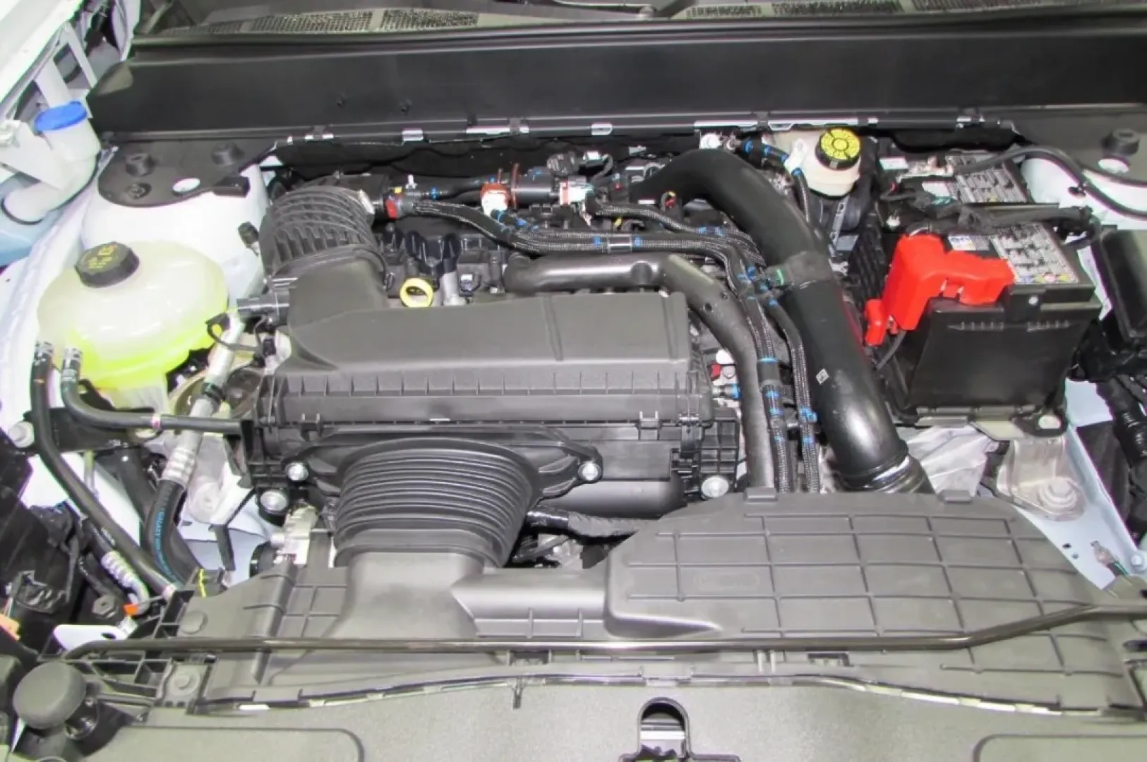 2025 /Black Onyx/Dark Slate Cloth Ford Maverick XL (3FTTW8BA9SR) with an 2.0L engine, located at 12836 Highway 21, De Soto, MO, 63020, (636) 337-7777, 38.151867, -90.575615 - Discover your next adventure with the 2025 Ford Maverick XL, the ultimate truck designed for modern living. Whether you're commuting to work, running errands, or embarking on weekend getaways, this versatile vehicle is an excellent choice for anyone looking for quality used vehicles that combine sty - Photo#8