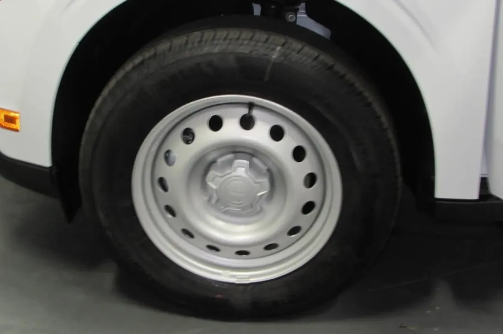 2025 /Black Onyx/Dark Slate Cloth Ford Maverick XL (3FTTW8BA9SR) with an 2.0L engine, located at 12836 Highway 21, De Soto, MO, 63020, (636) 337-7777, 38.151867, -90.575615 - Discover your next adventure with the 2025 Ford Maverick XL, the ultimate truck designed for modern living. Whether you're commuting to work, running errands, or embarking on weekend getaways, this versatile vehicle is an excellent choice for anyone looking for quality used vehicles that combine sty - Photo#9