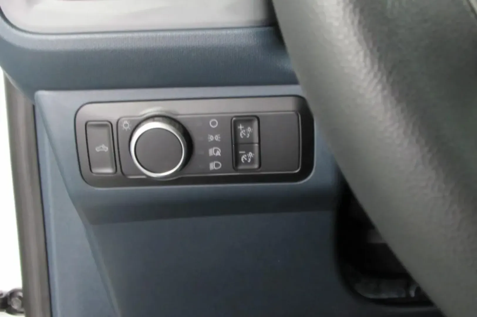 2025 /Black Onyx/Dark Slate Cloth Ford Maverick XL (3FTTW8BA9SR) with an 2.0L engine, located at 12836 Highway 21, De Soto, MO, 63020, (636) 337-7777, 38.151867, -90.575615 - Discover your next adventure with the 2025 Ford Maverick XL, the ultimate truck designed for modern living. Whether you're commuting to work, running errands, or embarking on weekend getaways, this versatile vehicle is an excellent choice for anyone looking for quality used vehicles that combine sty - Photo#12