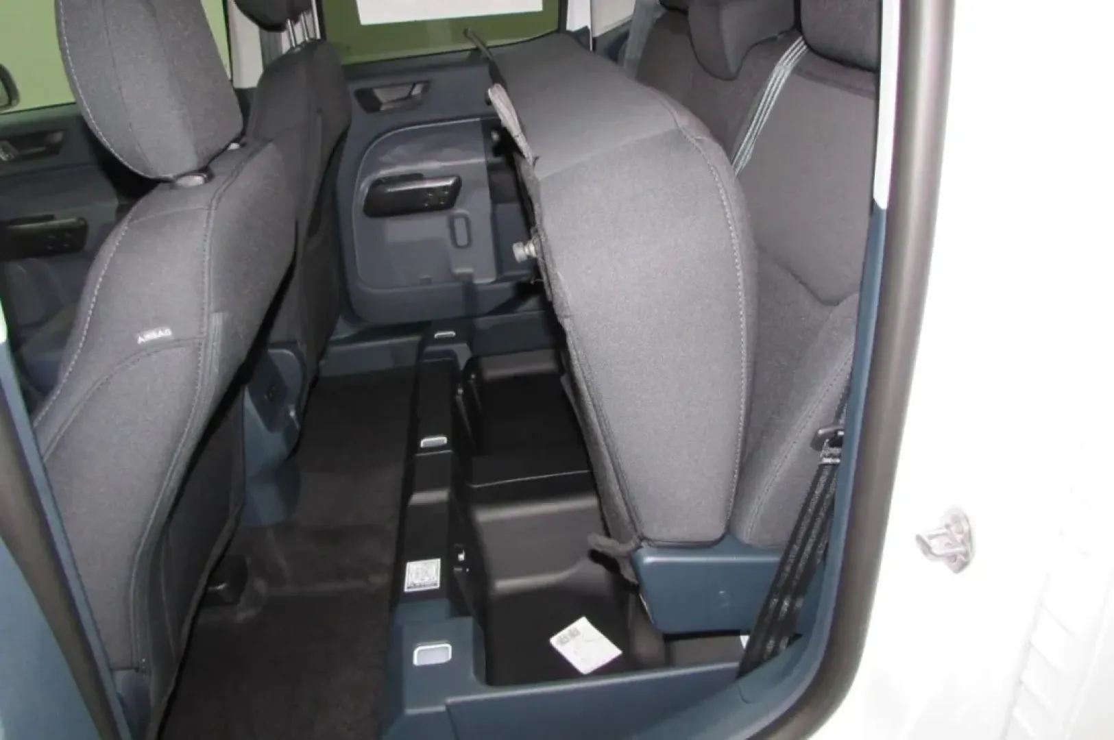 2025 /Black Onyx/Dark Slate Cloth Ford Maverick XL (3FTTW8BA9SR) with an 2.0L engine, located at 12836 Highway 21, De Soto, MO, 63020, (636) 337-7777, 38.151867, -90.575615 - Discover your next adventure with the 2025 Ford Maverick XL, the ultimate truck designed for modern living. Whether you're commuting to work, running errands, or embarking on weekend getaways, this versatile vehicle is an excellent choice for anyone looking for quality used vehicles that combine sty - Photo#25