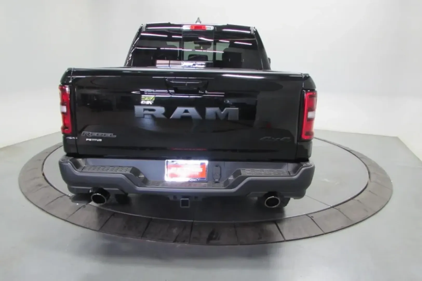 2026 /Black Leather Trimmed Ram 1500 Rebel (1C6SRFLP5TN) with an Other engine, Automatic transmission, located at 12830 Highway 21, De Soto, MO, 63020, (636) 337-7777, 38.153099, -90.573624 - **Unleash Adventure with the 2026 Ram 1500 Rebel Your Ideal Off-Road Companion!**<br /> <br /> If you're seeking a vehicle that combines rugged capability with cutting-edge technology, look no further than the stunning 2026 Ram 1500 Rebel, now available at Pettus CDJR DeSoto. Located conveniently a - Photo#6