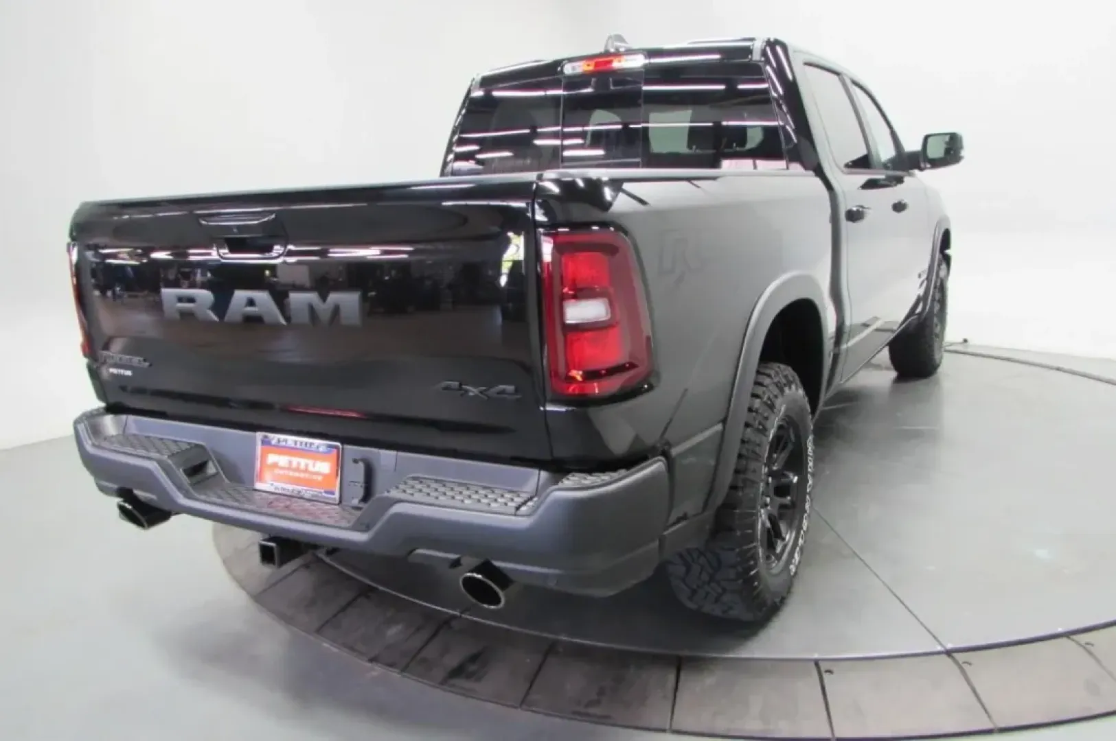 2026 /Black Leather Trimmed Ram 1500 Rebel (1C6SRFLP5TN) with an Other engine, Automatic transmission, located at 12830 Highway 21, De Soto, MO, 63020, (636) 337-7777, 38.153099, -90.573624 - **Unleash Adventure with the 2026 Ram 1500 Rebel Your Ideal Off-Road Companion!**<br /> <br /> If you're seeking a vehicle that combines rugged capability with cutting-edge technology, look no further than the stunning 2026 Ram 1500 Rebel, now available at Pettus CDJR DeSoto. Located conveniently a - Photo#7