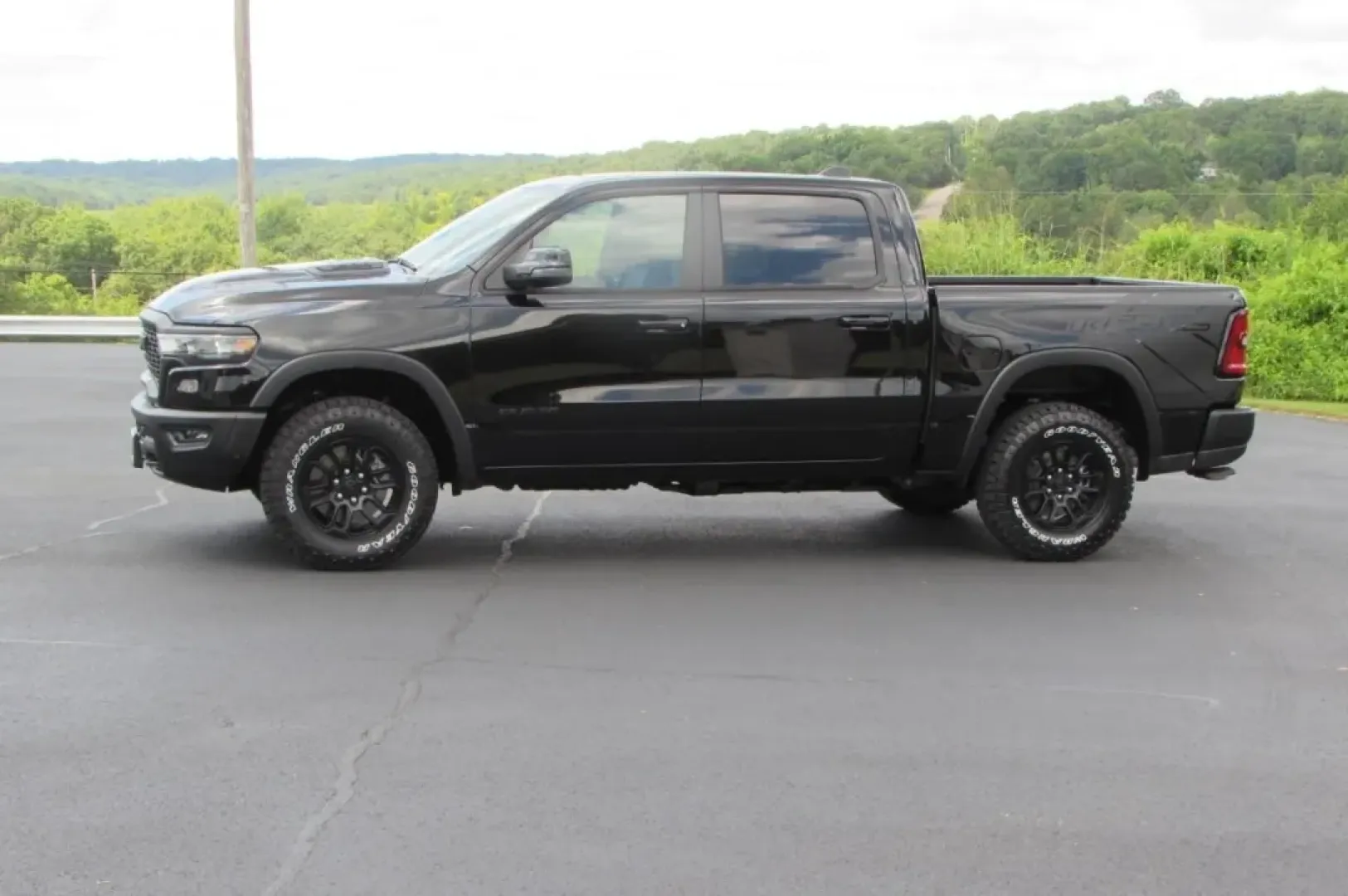 2026 /Black Leather Trimmed Ram 1500 Rebel (1C6SRFLP5TN) with an Other engine, Automatic transmission, located at 12830 Highway 21, De Soto, MO, 63020, (636) 337-7777, 38.153099, -90.573624 - **Unleash Adventure with the 2026 Ram 1500 Rebel Your Ideal Off-Road Companion!**<br /> <br /> If you're seeking a vehicle that combines rugged capability with cutting-edge technology, look no further than the stunning 2026 Ram 1500 Rebel, now available at Pettus CDJR DeSoto. Located conveniently a - Photo#36