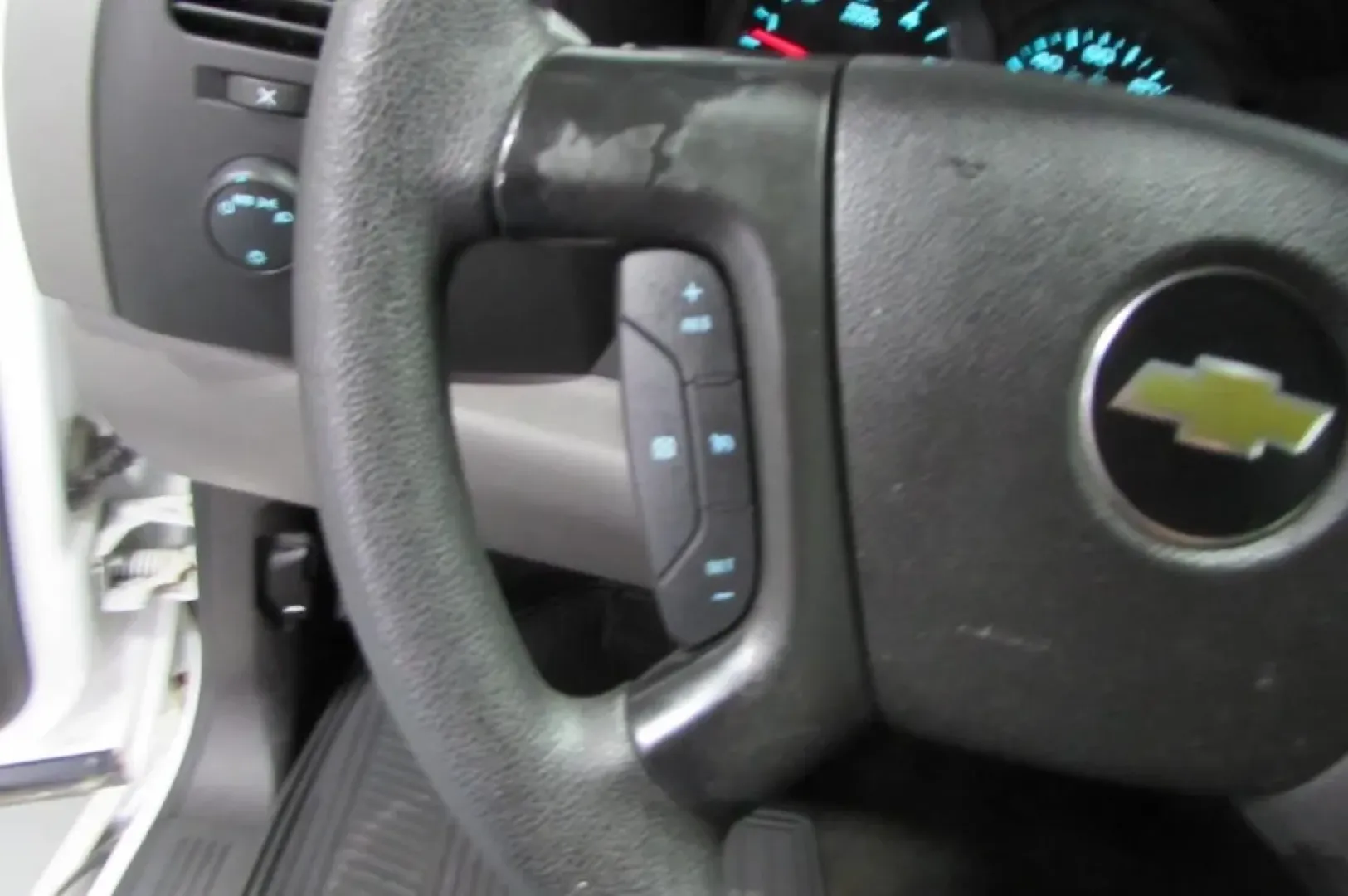2011 /Dark Titanium Chevrolet Silverado 1500 LS (3GCPCREA0BG) with an Other engine, located at 12836 Highway 21, De Soto, MO, 63020, (636) 337-7777, 38.151867, -90.575615 - **Embrace the Open Road with the 2011 Chevrolet Silverado 1500 LS Your Ideal Adventure Companion!**<br /> <br /> If you're ready to enhance your lifestyle with a reliable truck that excels in both utility and comfort, look no further than this 2011 Chevrolet Silverado 1500 LS. Whether you're commut - Photo#16