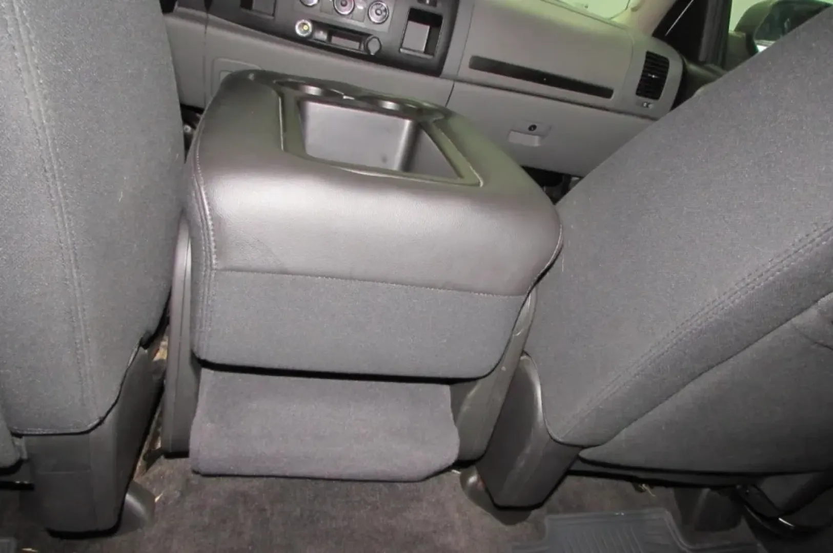 2011 /Dark Titanium Chevrolet Silverado 1500 LS (3GCPCREA0BG) with an Other engine, located at 12836 Highway 21, De Soto, MO, 63020, (636) 337-7777, 38.151867, -90.575615 - **Embrace the Open Road with the 2011 Chevrolet Silverado 1500 LS Your Ideal Adventure Companion!**<br /> <br /> If you're ready to enhance your lifestyle with a reliable truck that excels in both utility and comfort, look no further than this 2011 Chevrolet Silverado 1500 LS. Whether you're commut - Photo#25