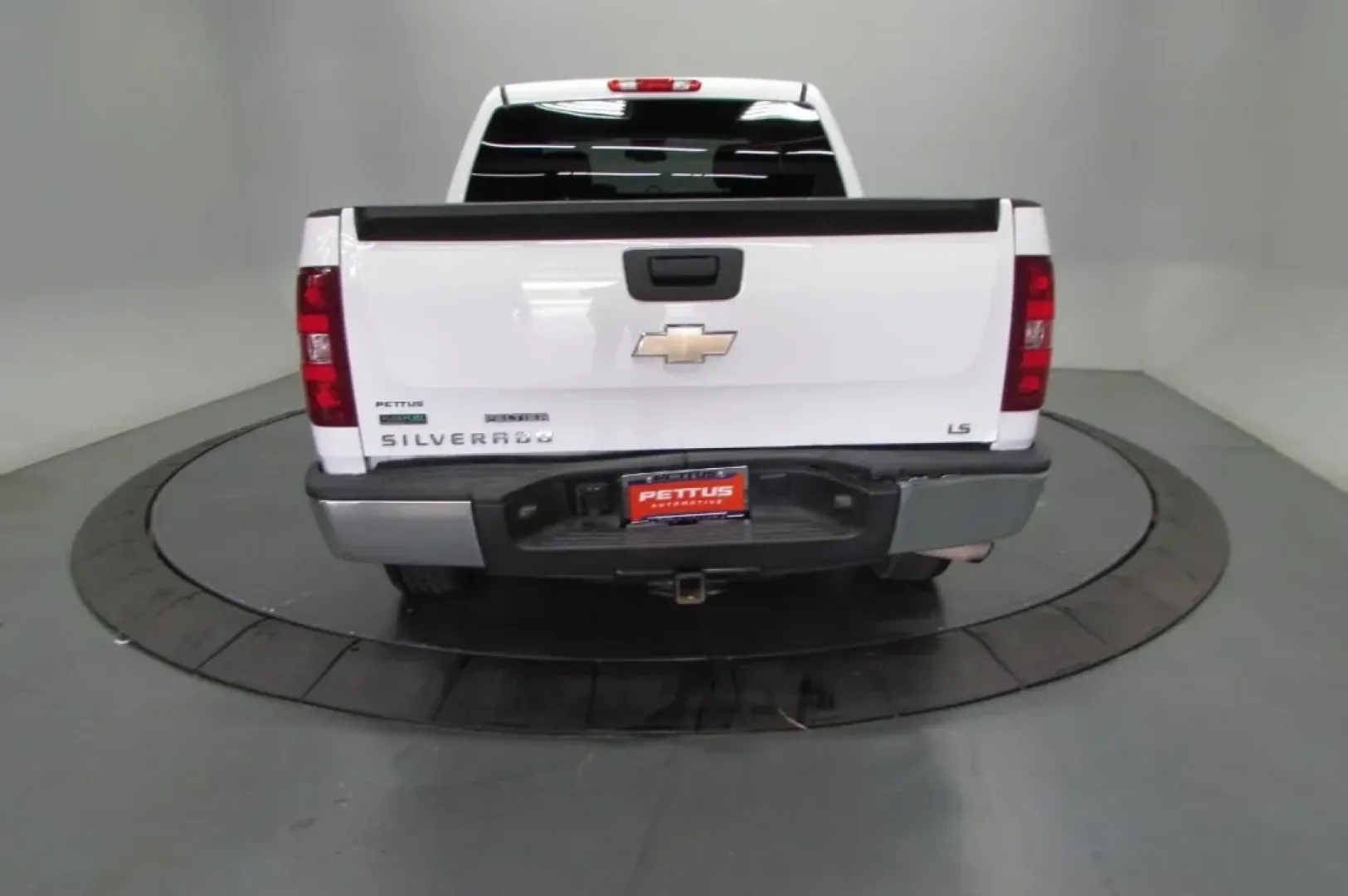2011 /Dark Titanium Chevrolet Silverado 1500 LS (3GCPCREA0BG) with an Other engine, located at 12836 Highway 21, De Soto, MO, 63020, (636) 337-7777, 38.151867, -90.575615 - **Embrace the Open Road with the 2011 Chevrolet Silverado 1500 LS Your Ideal Adventure Companion!**<br /> <br /> If you're ready to enhance your lifestyle with a reliable truck that excels in both utility and comfort, look no further than this 2011 Chevrolet Silverado 1500 LS. Whether you're commut - Photo#6