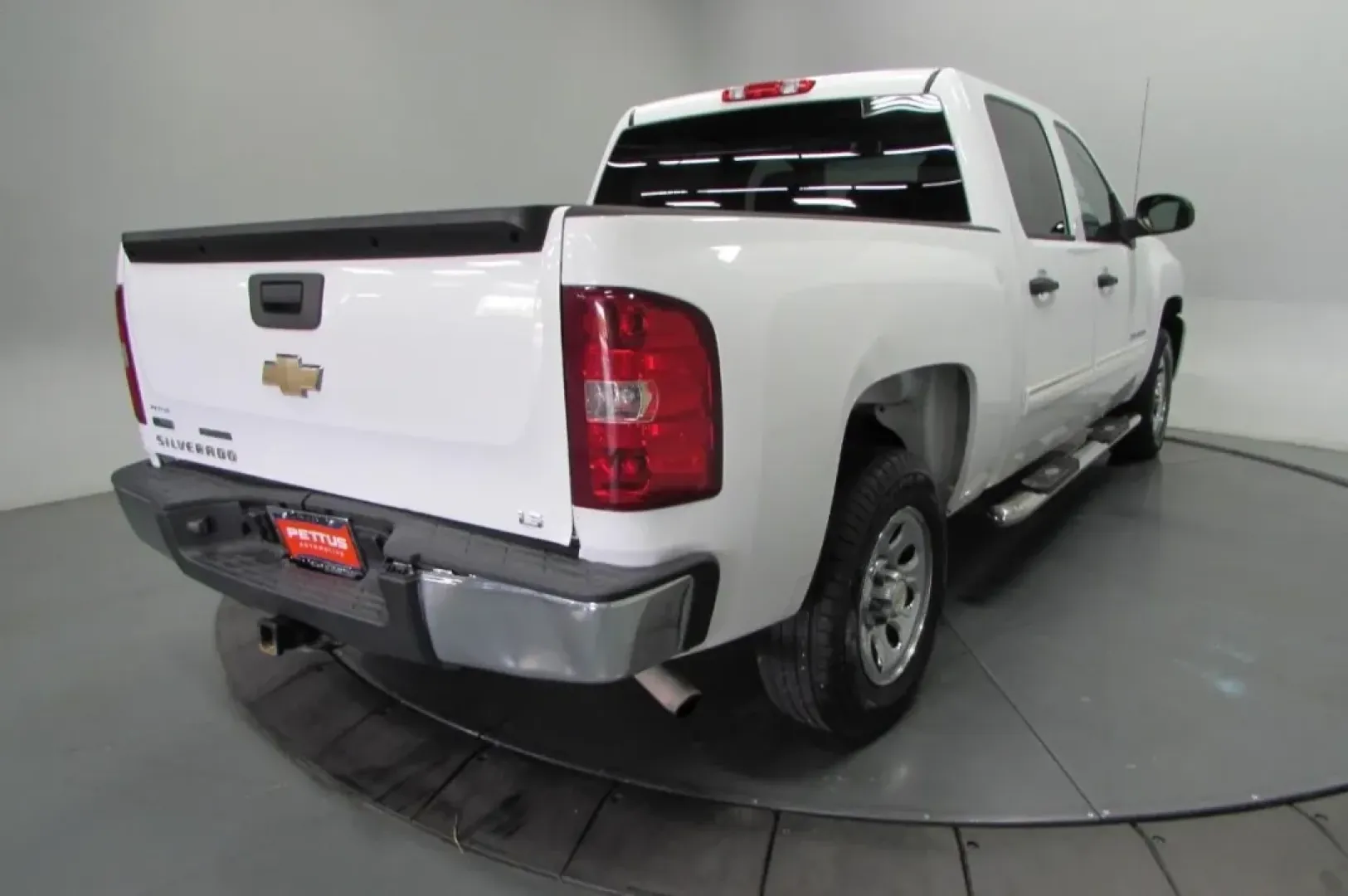 2011 /Dark Titanium Chevrolet Silverado 1500 LS (3GCPCREA0BG) with an Other engine, located at 12836 Highway 21, De Soto, MO, 63020, (636) 337-7777, 38.151867, -90.575615 - **Embrace the Open Road with the 2011 Chevrolet Silverado 1500 LS Your Ideal Adventure Companion!**<br /> <br /> If you're ready to enhance your lifestyle with a reliable truck that excels in both utility and comfort, look no further than this 2011 Chevrolet Silverado 1500 LS. Whether you're commut - Photo#7