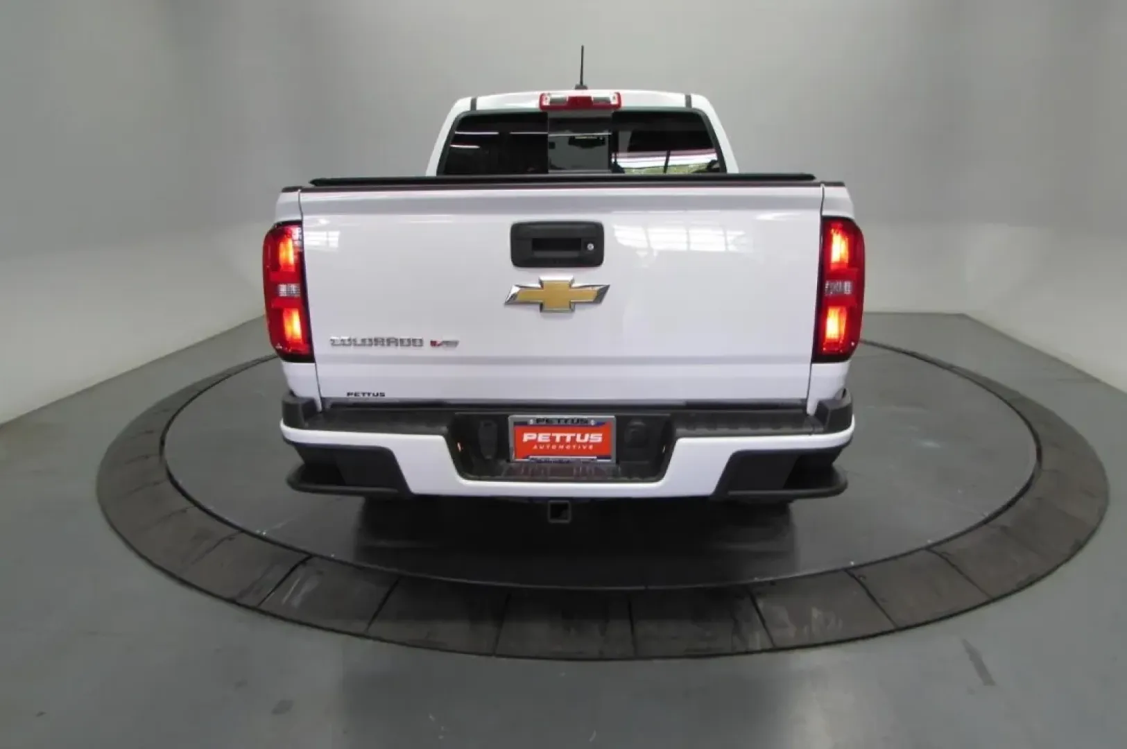 2018 /Black Chevrolet Colorado Z71 (1GCGTDEN4J1) with an Other engine, located at 12836 Highway 21, De Soto, MO, 63020, (636) 337-7777, 38.151867, -90.575615 - Are you ready to elevate your weekend adventures and tackle those tough jobs with ease? Look no further than this rugged 2018 Chevrolet Colorado 4WD Z71 Crew Cab, available now at Pettus Ford De Soto. With its robust capabilities and refined comfort, this truck is perfect for those who crave adventu - Photo#6