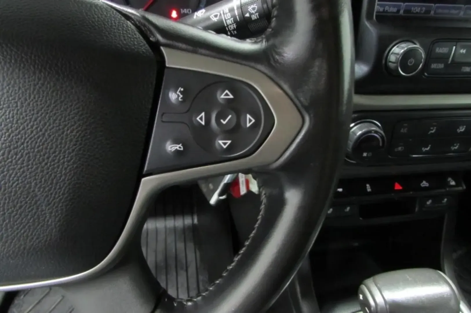 2018 /Black Chevrolet Colorado Z71 (1GCGTDEN4J1) with an Other engine, located at 12836 Highway 21, De Soto, MO, 63020, (636) 337-7777, 38.151867, -90.575615 - Are you ready to elevate your weekend adventures and tackle those tough jobs with ease? Look no further than this rugged 2018 Chevrolet Colorado 4WD Z71 Crew Cab, available now at Pettus Ford De Soto. With its robust capabilities and refined comfort, this truck is perfect for those who crave adventu - Photo#19