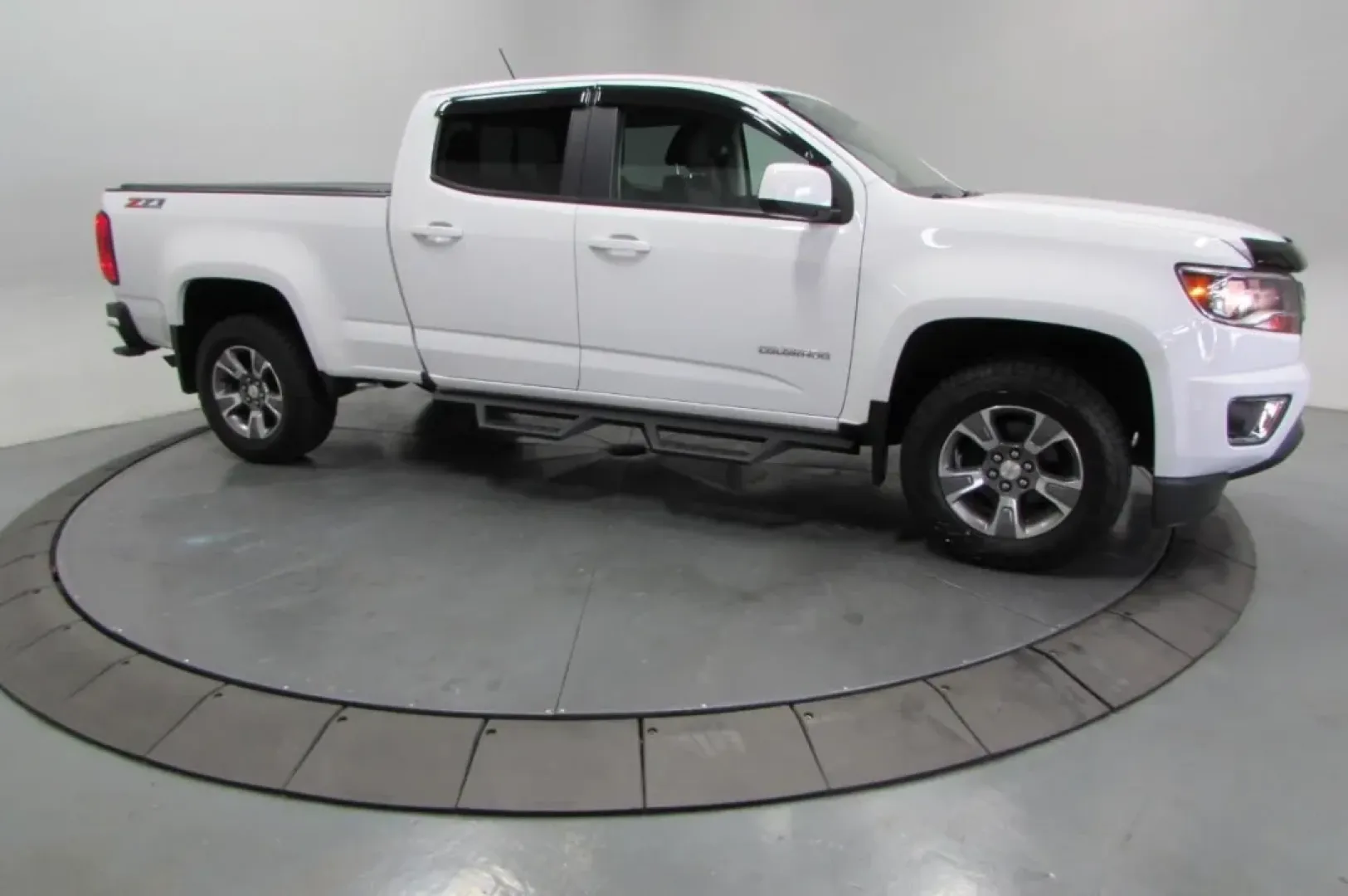 2018 /Black Chevrolet Colorado Z71 (1GCGTDEN4J1) with an Other engine, located at 12836 Highway 21, De Soto, MO, 63020, (636) 337-7777, 38.151867, -90.575615 - Are you ready to elevate your weekend adventures and tackle those tough jobs with ease? Look no further than this rugged 2018 Chevrolet Colorado 4WD Z71 Crew Cab, available now at Pettus Ford De Soto. With its robust capabilities and refined comfort, this truck is perfect for those who crave adventu - Photo#3
