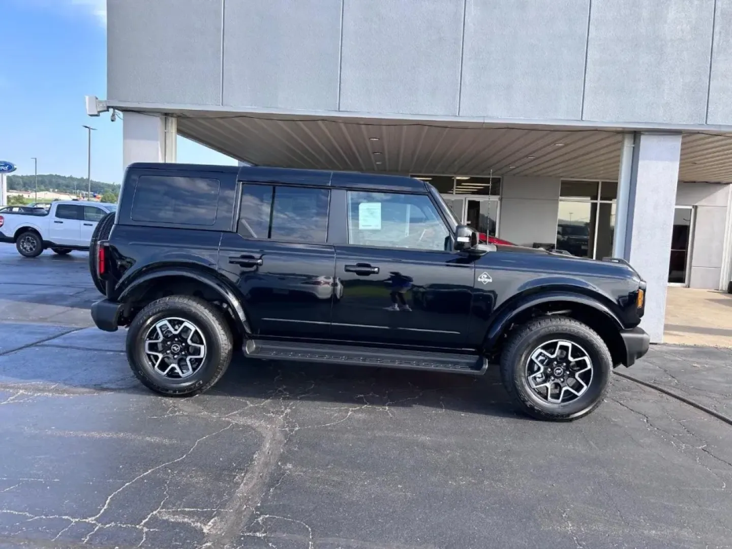 2025 /Black Onyx Leather Ford Bronco Outer Banks (1FMEE8BP7SL) with an 2.7L V6 engine, Automatic transmission, located at 141 Commercial Dr, Fredericktown, MO, 63645, (573) 783-6432, 37.570087, -90.320648 - Explore the great outdoors or tackle your daily commute with style and ease in this stunning **2025 Ford Bronco Outer Banks**. Perfect for weekend excursions or just navigating through the hustle and bustle of Fredericktown, MO, this SUV represents the ideal blend of rugged capability and modern com - Photo#1