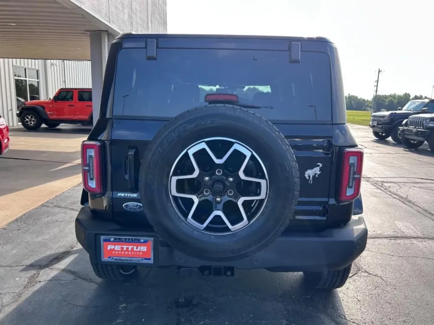 2025 /Black Onyx Leather Ford Bronco Outer Banks (1FMEE8BP7SL) with an 2.7L V6 engine, Automatic transmission, located at 141 Commercial Dr, Fredericktown, MO, 63645, (573) 783-6432, 37.570087, -90.320648 - Explore the great outdoors or tackle your daily commute with style and ease in this stunning **2025 Ford Bronco Outer Banks**. Perfect for weekend excursions or just navigating through the hustle and bustle of Fredericktown, MO, this SUV represents the ideal blend of rugged capability and modern com - Photo#3