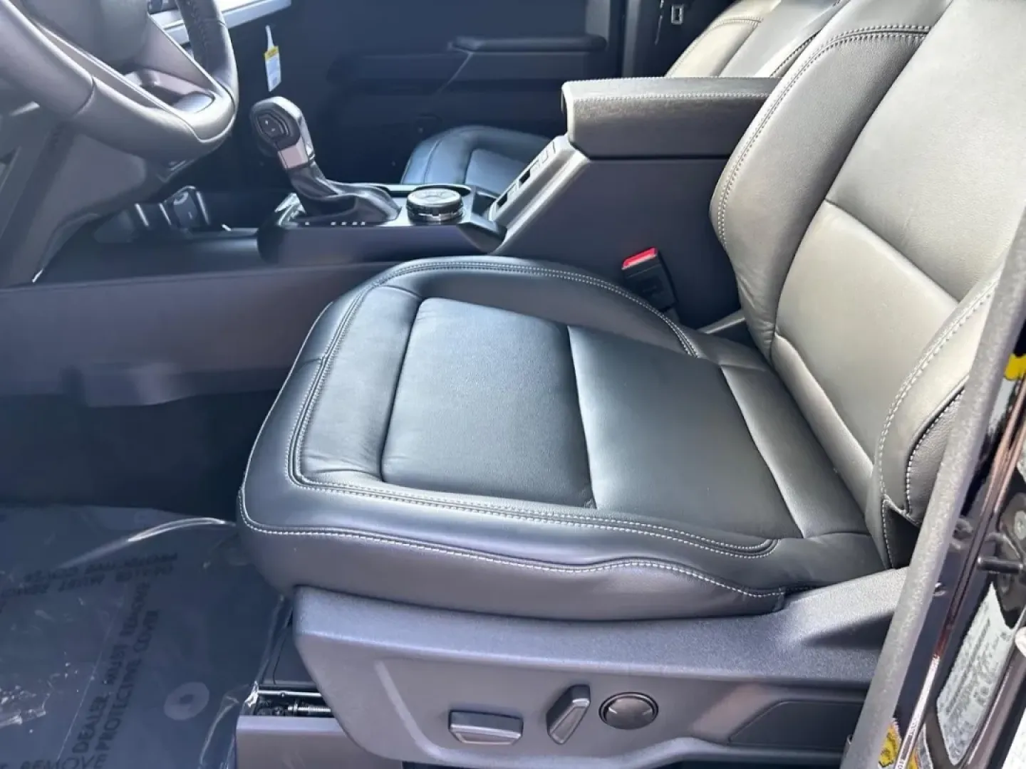 2025 /Black Onyx Leather Ford Bronco Outer Banks (1FMEE8BP7SL) with an 2.7L V6 engine, Automatic transmission, located at 141 Commercial Dr, Fredericktown, MO, 63645, (573) 783-6432, 37.570087, -90.320648 - Explore the great outdoors or tackle your daily commute with style and ease in this stunning **2025 Ford Bronco Outer Banks**. Perfect for weekend excursions or just navigating through the hustle and bustle of Fredericktown, MO, this SUV represents the ideal blend of rugged capability and modern com - Photo#18