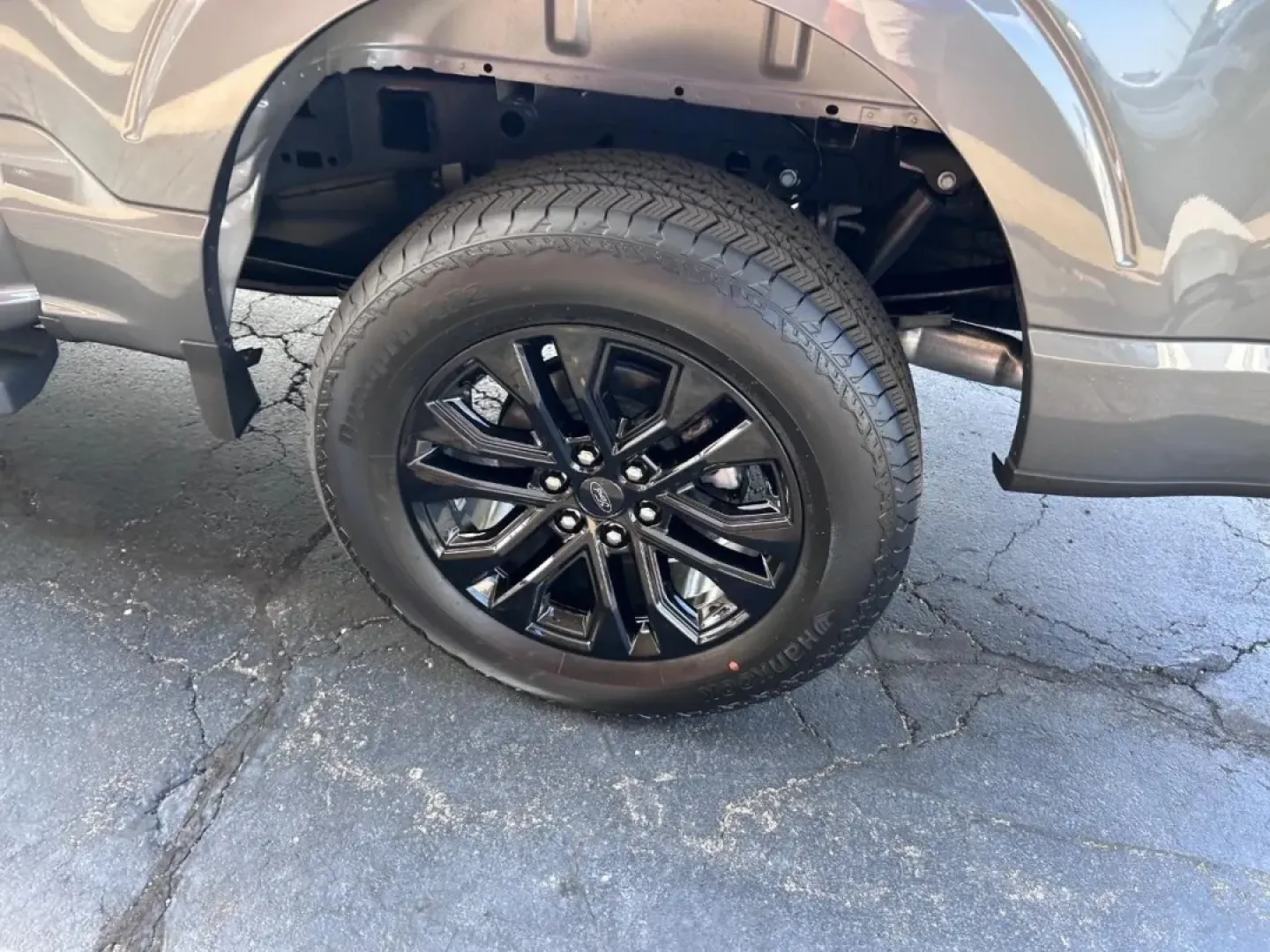 2025 /Black Leather Ford F-150 Lariat (1FTFW5L5XSF) with an 5.0L V8 engine, located at 141 Commercial Dr, Fredericktown, MO, 63645, (573) 783-6432, 37.570087, -90.320648 - ### Conquer the Open Road with the 2025 Ford F-150 LARIAT at Pettus Ford Fredericktown!<br /> <br /> Are you ready to elevate your driving experience? Whether you're tackling a worksite, embarking on a weekend adventure, or simply navigating the daily grind, the 2025 Ford F-150 LARIAT is designed fo - Photo#5