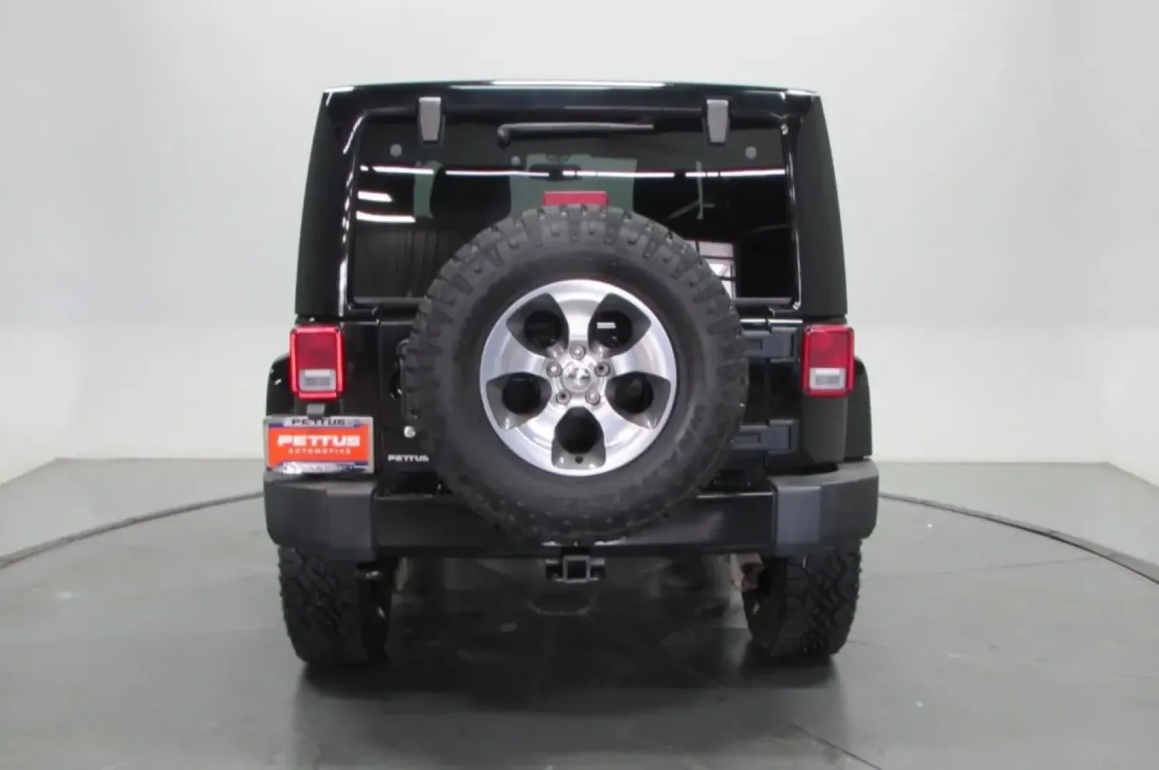 2017 /Black Cloth Jeep Wrangler Sahara (1C4AJWBG4HL) with an Other engine, located at 12830 Highway 21, De Soto, MO, 63020, (636) 337-7777, 38.153099, -90.573624 - **Explore the Great Outdoors with the 2017 Jeep Wrangler from Pettus CDJR DeSoto!**<br /> <br /> Are you ready to embark on thrilling weekend adventures or tackle your daily commute with style? The 2017 Jeep Wrangler is your perfect companion for both. Designed for those who crave excitement and fun - Photo#6