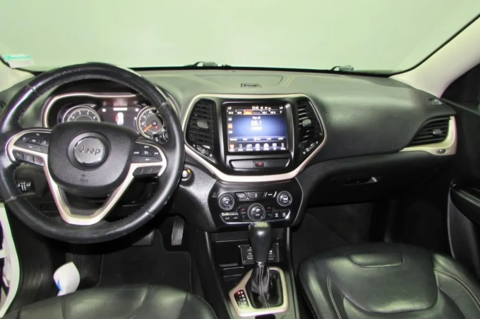 2015 /Black Jeep Cherokee Limited (1C4PJLDB6FW) with an Other engine, Automatic transmission, located at 12830 Highway 21, De Soto, MO, 63020, (636) 337-7777, 38.153099, -90.573624 - Are you ready to elevate your adventures? The 2015 Jeep Cherokee Limited is here to transform your everyday driving into something remarkable. Whether you're navigating the bustling streets of De Soto or planning a weekend getaway to explore the beautiful Ozarks, this stylish and versatile crossover - Photo#21