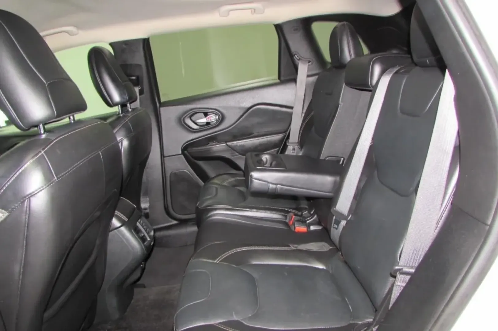 2015 /Black Jeep Cherokee Limited (1C4PJLDB6FW) with an Other engine, Automatic transmission, located at 12830 Highway 21, De Soto, MO, 63020, (636) 337-7777, 38.153099, -90.573624 - Are you ready to elevate your adventures? The 2015 Jeep Cherokee Limited is here to transform your everyday driving into something remarkable. Whether you're navigating the bustling streets of De Soto or planning a weekend getaway to explore the beautiful Ozarks, this stylish and versatile crossover - Photo#23