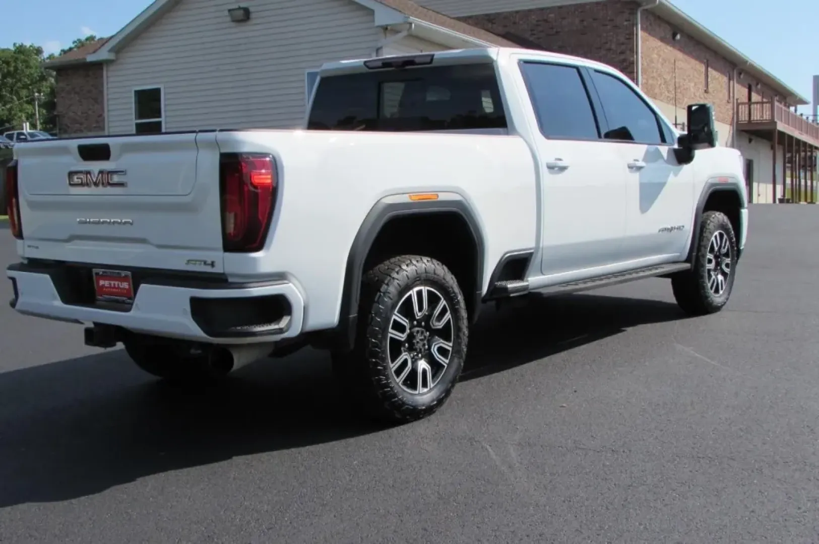 2022 /Jet Black With Kalahari Accents GMC Sierra 2500HD AT4 (1GT49PEY8NF) with an Other engine, located at 12830 Highway 21, De Soto, MO, 63020, (636) 337-7777, 38.153099, -90.573624 - Are you ready to elevate your adventures and tackle any terrain with the power and reliability of a truck? Look no further than this exceptional 2022 GMC Sierra 2500HD, now available at Pettus CDJR DeSoto. Whether you're hauling heavy loads for your business or taking the family on a weekend getaway - Photo#6