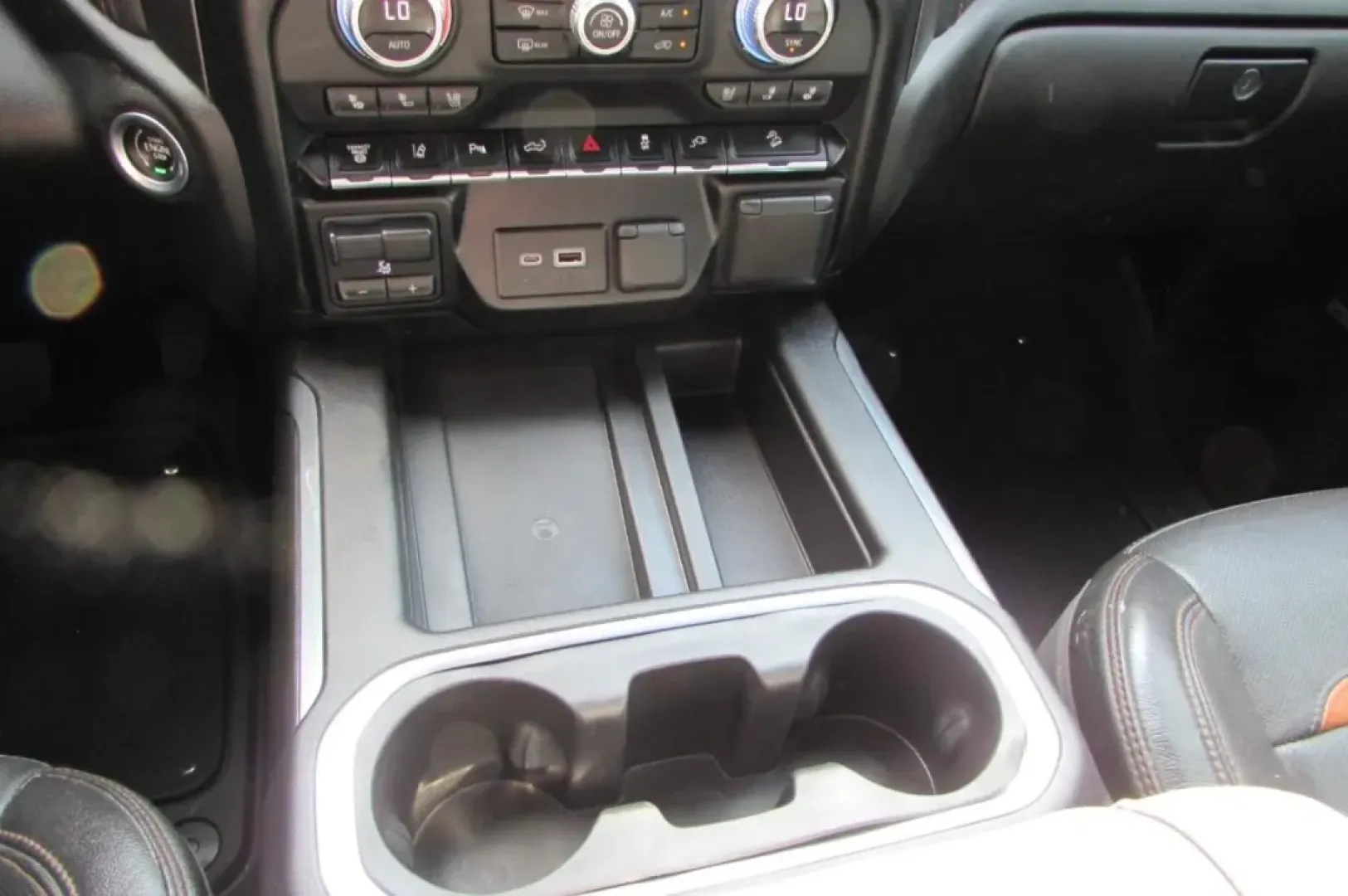 2022 /Jet Black With Kalahari Accents GMC Sierra 2500HD AT4 (1GT49PEY8NF) with an Other engine, located at 12830 Highway 21, De Soto, MO, 63020, (636) 337-7777, 38.153099, -90.573624 - Are you ready to elevate your adventures and tackle any terrain with the power and reliability of a truck? Look no further than this exceptional 2022 GMC Sierra 2500HD, now available at Pettus CDJR DeSoto. Whether you're hauling heavy loads for your business or taking the family on a weekend getaway - Photo#24
