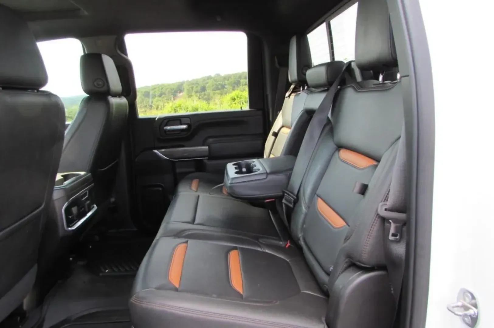 2022 /Jet Black With Kalahari Accents GMC Sierra 2500HD AT4 (1GT49PEY8NF) with an Other engine, located at 12830 Highway 21, De Soto, MO, 63020, (636) 337-7777, 38.153099, -90.573624 - Are you ready to elevate your adventures and tackle any terrain with the power and reliability of a truck? Look no further than this exceptional 2022 GMC Sierra 2500HD, now available at Pettus CDJR DeSoto. Whether you're hauling heavy loads for your business or taking the family on a weekend getaway - Photo#28