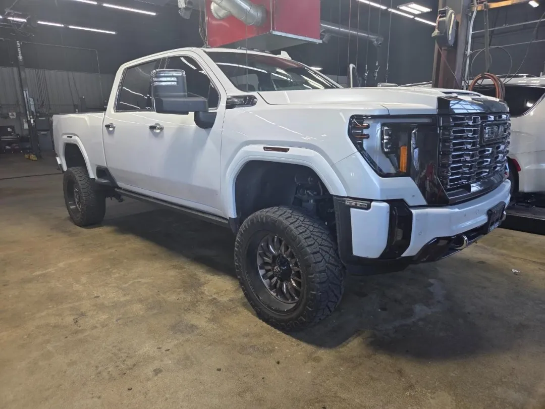 photo of 2024 GMC Sierra 2500HD 4WD Crew Cab Denali Ultimate