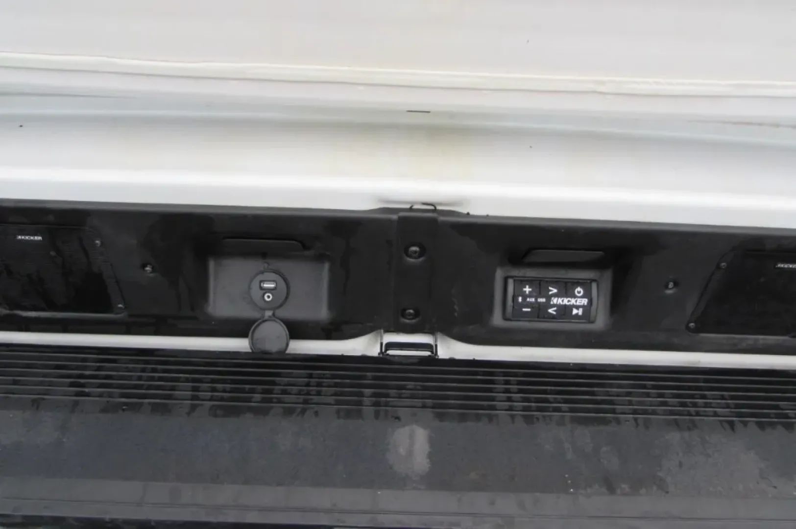 2024 /Alpine Umber GMC Sierra 2500HD Denali Ultimate (1GT49XEY2RF) with an Other engine, Automatic transmission, located at 12830 Highway 21, De Soto, MO, 63020, (636) 337-7777, 38.153099, -90.573624 - Are you a weekend warrior with a passion for adventure, or perhaps a hardworking professional in need of a reliable and rugged vehicle that can handle both work and play? Look no further than the stunning 2024 GMC Sierra 2500HD, now available at Pettus CDJR DeSoto, your trusted used car dealer locat - Photo#15