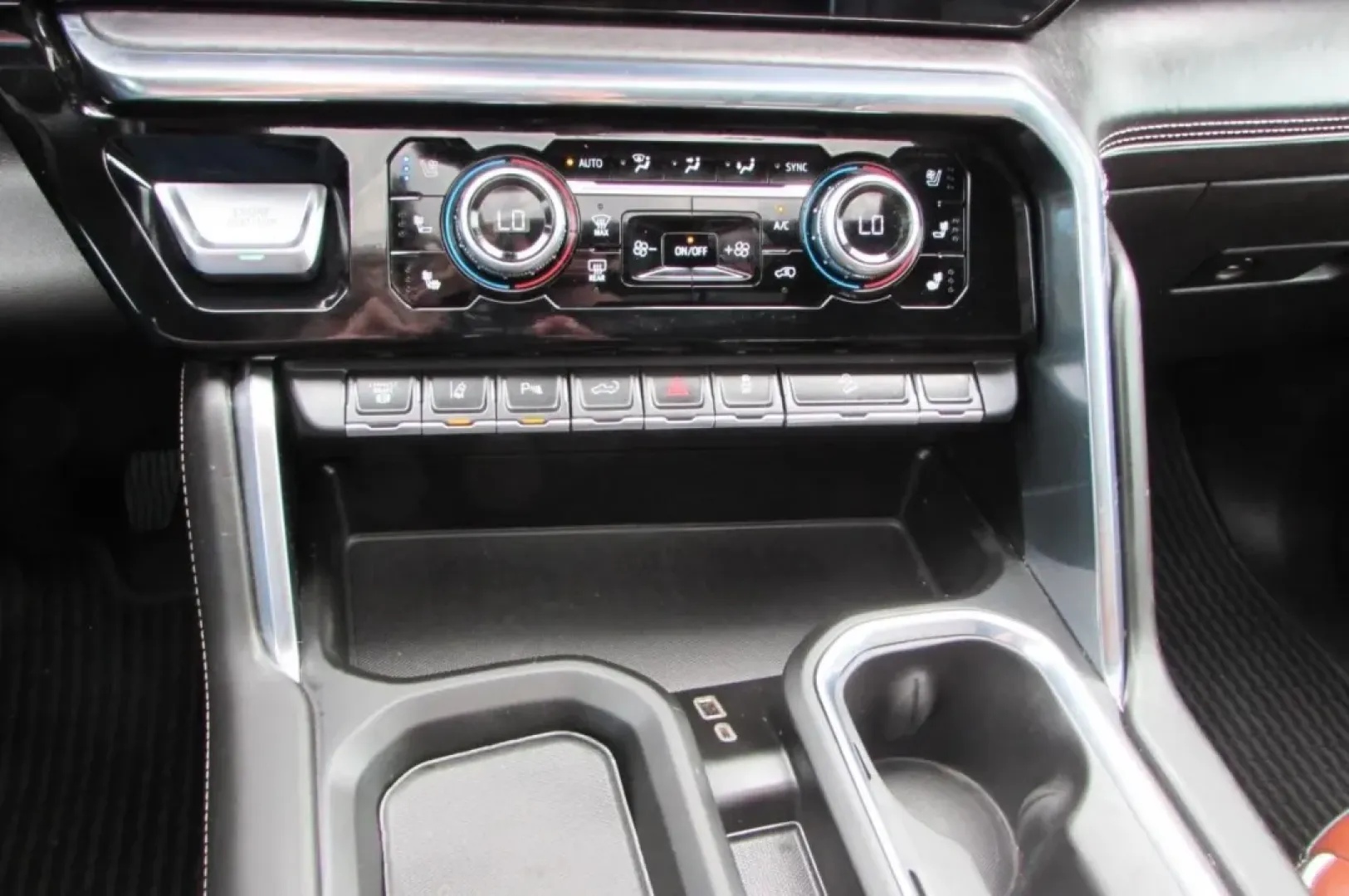 2024 /Alpine Umber GMC Sierra 2500HD Denali Ultimate (1GT49XEY2RF) with an Other engine, Automatic transmission, located at 12830 Highway 21, De Soto, MO, 63020, (636) 337-7777, 38.153099, -90.573624 - Are you a weekend warrior with a passion for adventure, or perhaps a hardworking professional in need of a reliable and rugged vehicle that can handle both work and play? Look no further than the stunning 2024 GMC Sierra 2500HD, now available at Pettus CDJR DeSoto, your trusted used car dealer locat - Photo#27