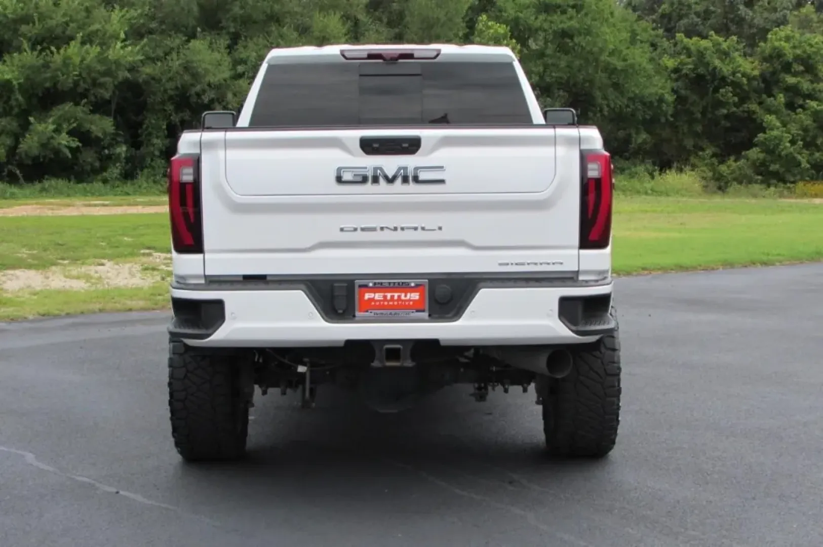 2024 /Alpine Umber GMC Sierra 2500HD Denali Ultimate (1GT49XEY2RF) with an Other engine, Automatic transmission, located at 12830 Highway 21, De Soto, MO, 63020, (636) 337-7777, 38.153099, -90.573624 - Are you a weekend warrior with a passion for adventure, or perhaps a hardworking professional in need of a reliable and rugged vehicle that can handle both work and play? Look no further than the stunning 2024 GMC Sierra 2500HD, now available at Pettus CDJR DeSoto, your trusted used car dealer locat - Photo#5