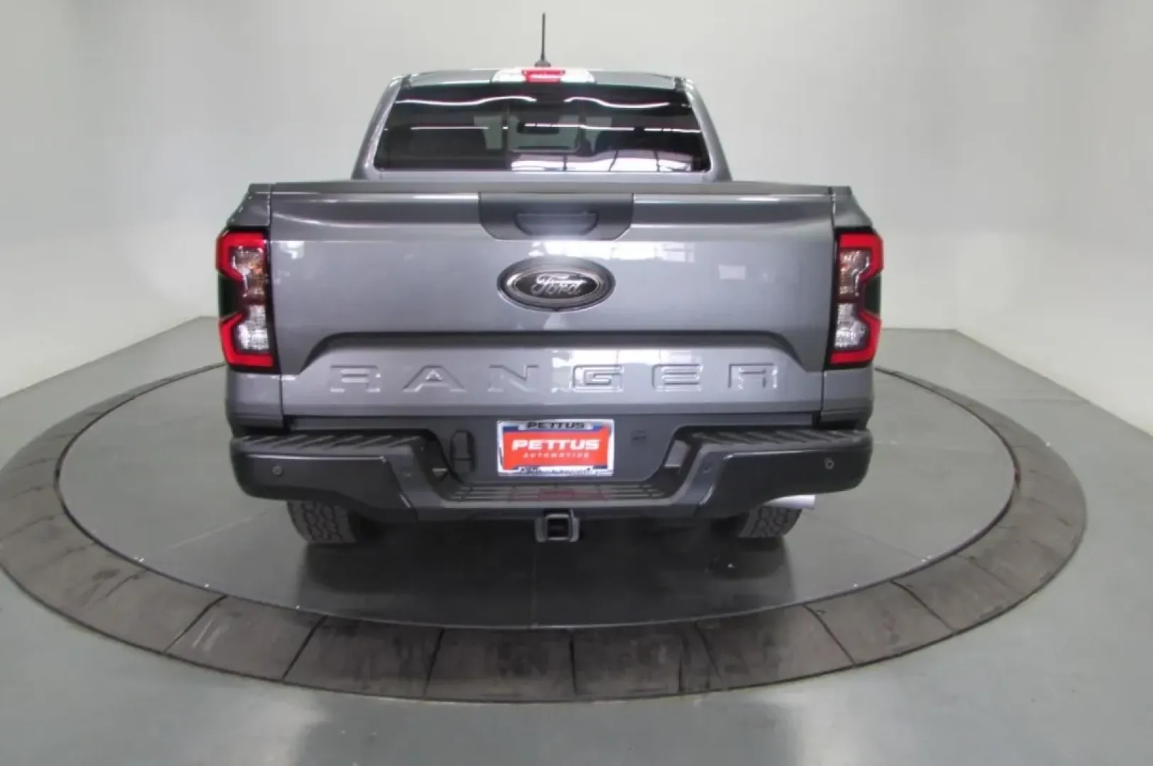 2025 /Ebony Cloth Ford Ranger XLT (1FTER4HP3SL) with an 2.7L V6 engine, Automatic transmission, located at 12836 Highway 21, De Soto, MO, 63020, (636) 337-7777, 38.151867, -90.575615 - Are you ready to elevate your adventures with a rugged companion? Explore the great outdoors or tackle your daily commute with confidence in the 2025 Ford Ranger XLT, an exceptional truck designed for both work and play! This pre-owned marvel, now available at Pettus Ford De Soto, is located conveni - Photo#6