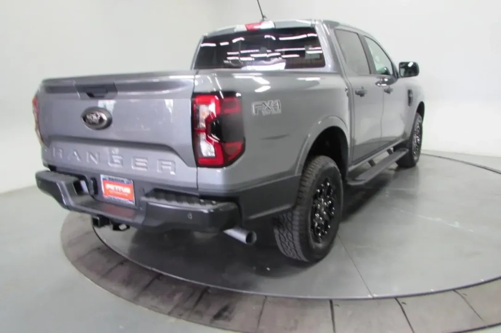 2025 /Ebony Cloth Ford Ranger XLT (1FTER4HP3SL) with an 2.7L V6 engine, Automatic transmission, located at 12836 Highway 21, De Soto, MO, 63020, (636) 337-7777, 38.151867, -90.575615 - Are you ready to elevate your adventures with a rugged companion? Explore the great outdoors or tackle your daily commute with confidence in the 2025 Ford Ranger XLT, an exceptional truck designed for both work and play! This pre-owned marvel, now available at Pettus Ford De Soto, is located conveni - Photo#7