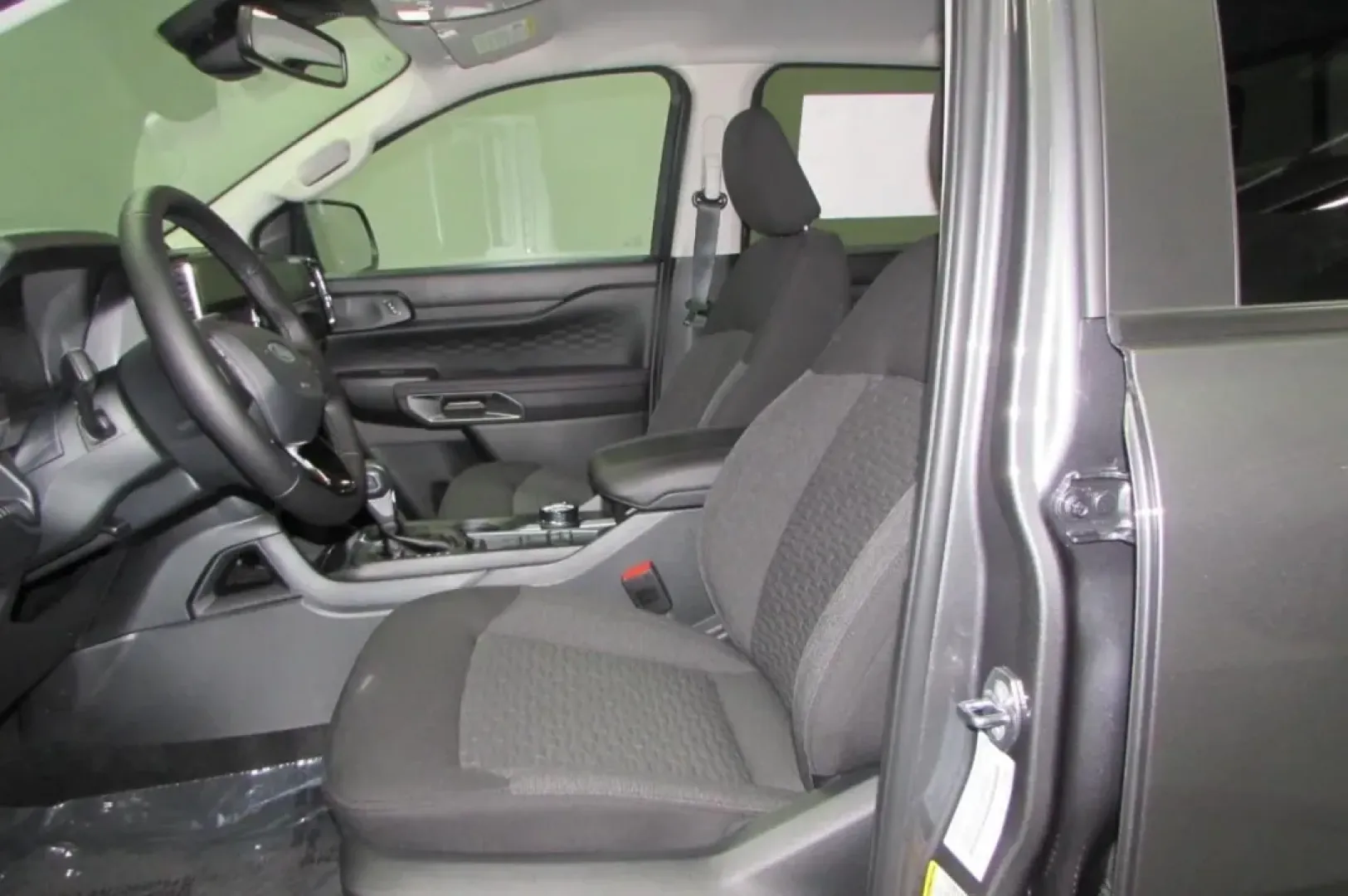 2025 /Ebony Cloth Ford Ranger XLT (1FTER4HP3SL) with an 2.7L V6 engine, Automatic transmission, located at 12836 Highway 21, De Soto, MO, 63020, (636) 337-7777, 38.151867, -90.575615 - Are you ready to elevate your adventures with a rugged companion? Explore the great outdoors or tackle your daily commute with confidence in the 2025 Ford Ranger XLT, an exceptional truck designed for both work and play! This pre-owned marvel, now available at Pettus Ford De Soto, is located conveni - Photo#14
