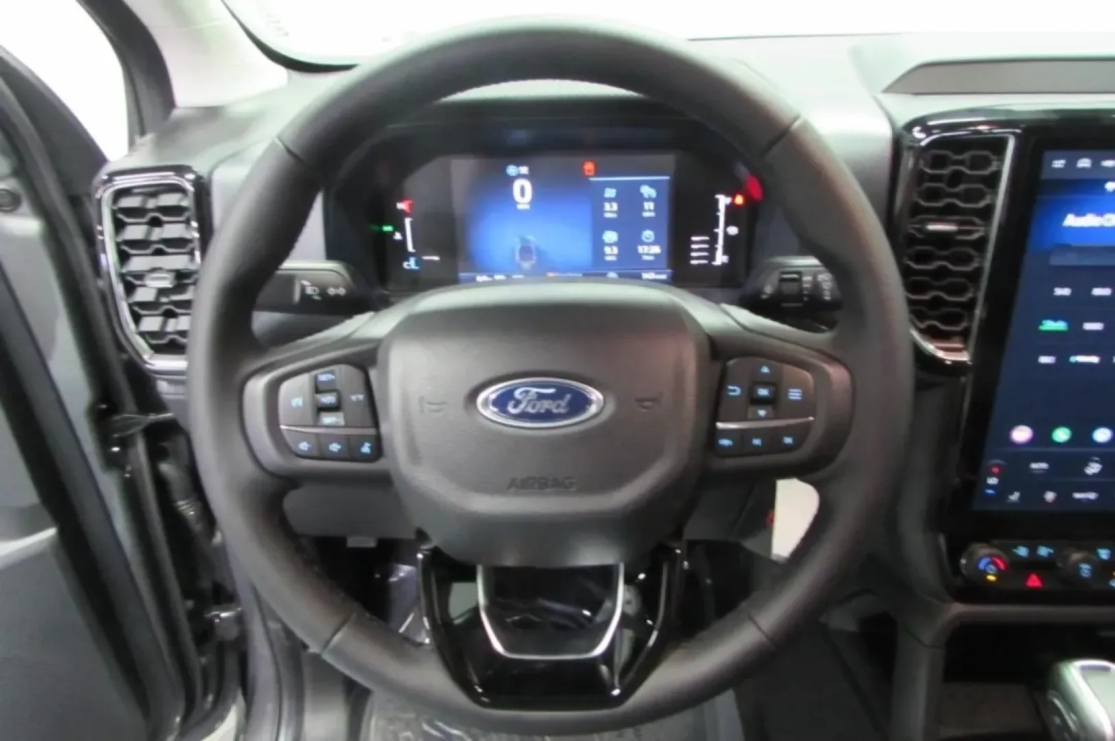 2025 /Ebony Cloth Ford Ranger XLT (1FTER4HP3SL) with an 2.7L V6 engine, Automatic transmission, located at 12836 Highway 21, De Soto, MO, 63020, (636) 337-7777, 38.151867, -90.575615 - Are you ready to elevate your adventures with a rugged companion? Explore the great outdoors or tackle your daily commute with confidence in the 2025 Ford Ranger XLT, an exceptional truck designed for both work and play! This pre-owned marvel, now available at Pettus Ford De Soto, is located conveni - Photo#16