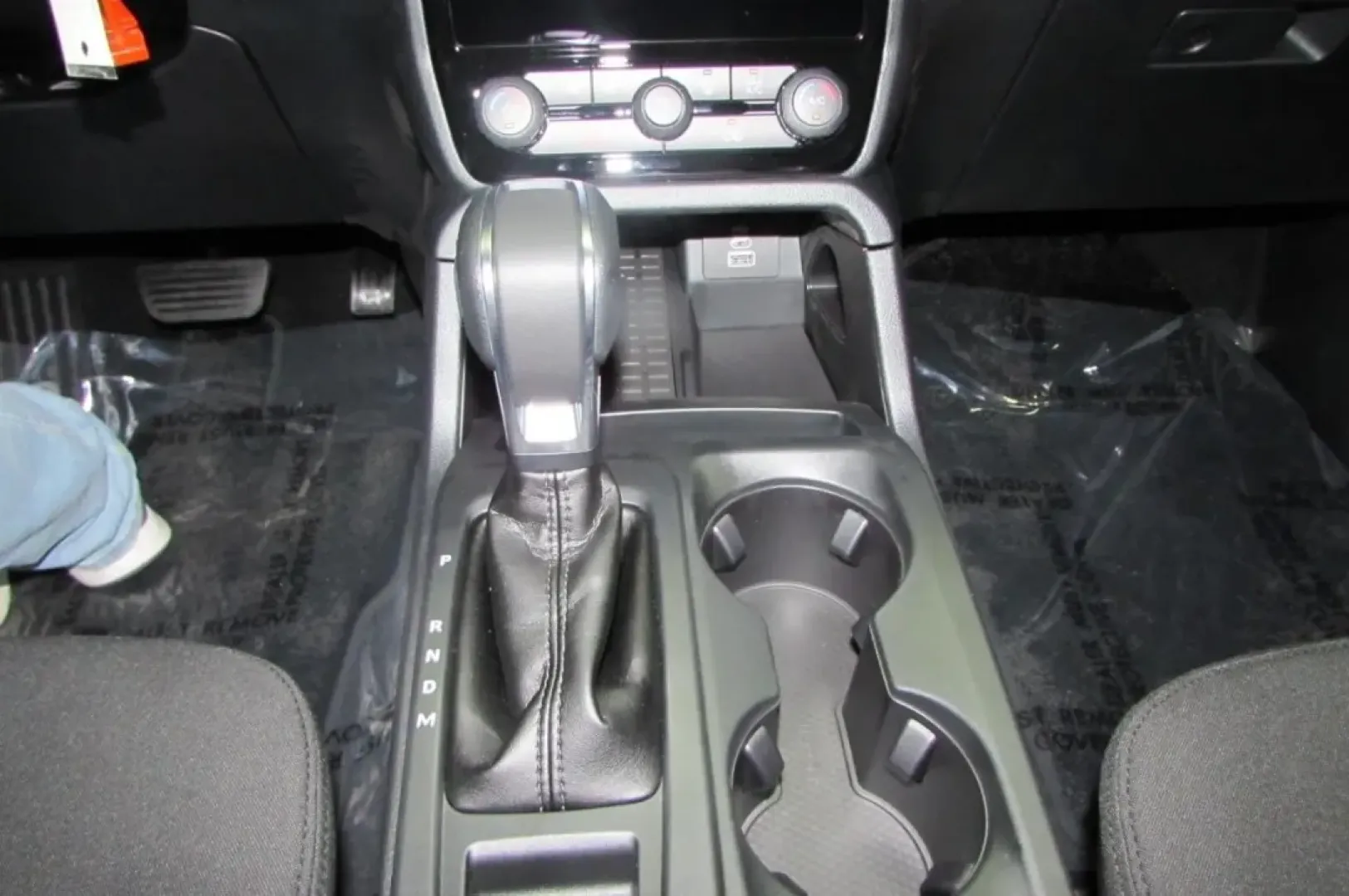 2025 /Ebony Cloth Ford Ranger XLT (1FTER4HP3SL) with an 2.7L V6 engine, Automatic transmission, located at 12836 Highway 21, De Soto, MO, 63020, (636) 337-7777, 38.151867, -90.575615 - Are you ready to elevate your adventures with a rugged companion? Explore the great outdoors or tackle your daily commute with confidence in the 2025 Ford Ranger XLT, an exceptional truck designed for both work and play! This pre-owned marvel, now available at Pettus Ford De Soto, is located conveni - Photo#22