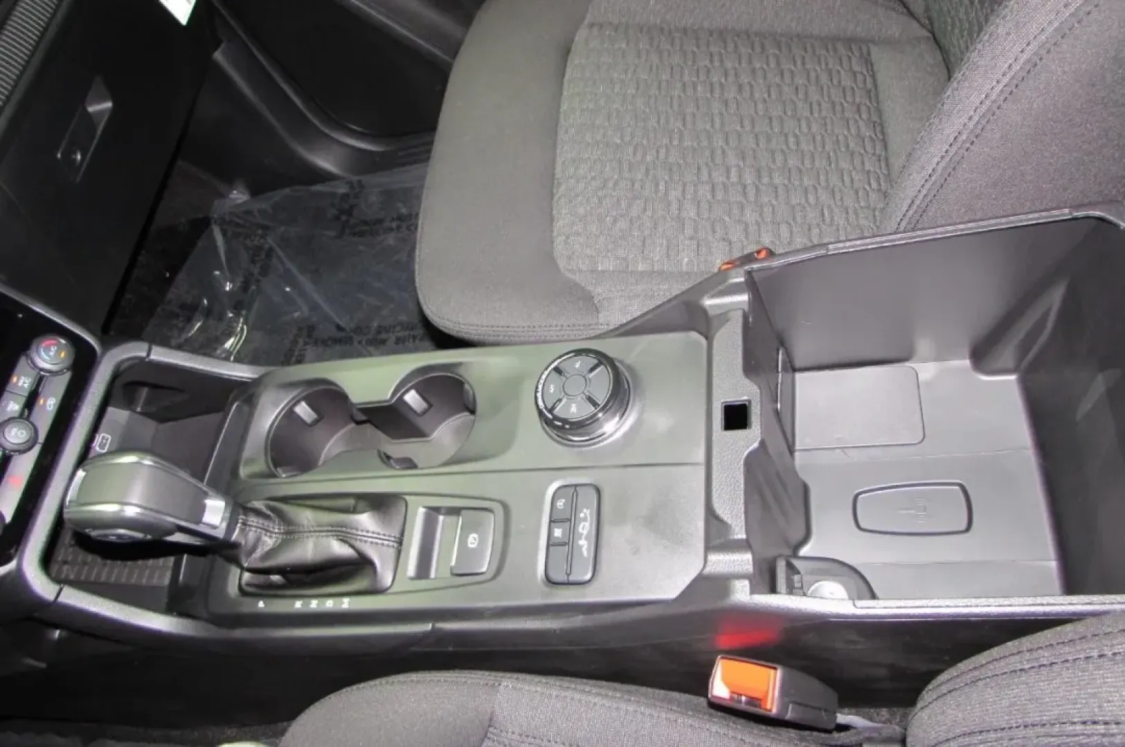 2025 /Ebony Cloth Ford Ranger XLT (1FTER4HP3SL) with an 2.7L V6 engine, Automatic transmission, located at 12836 Highway 21, De Soto, MO, 63020, (636) 337-7777, 38.151867, -90.575615 - Are you ready to elevate your adventures with a rugged companion? Explore the great outdoors or tackle your daily commute with confidence in the 2025 Ford Ranger XLT, an exceptional truck designed for both work and play! This pre-owned marvel, now available at Pettus Ford De Soto, is located conveni - Photo#23