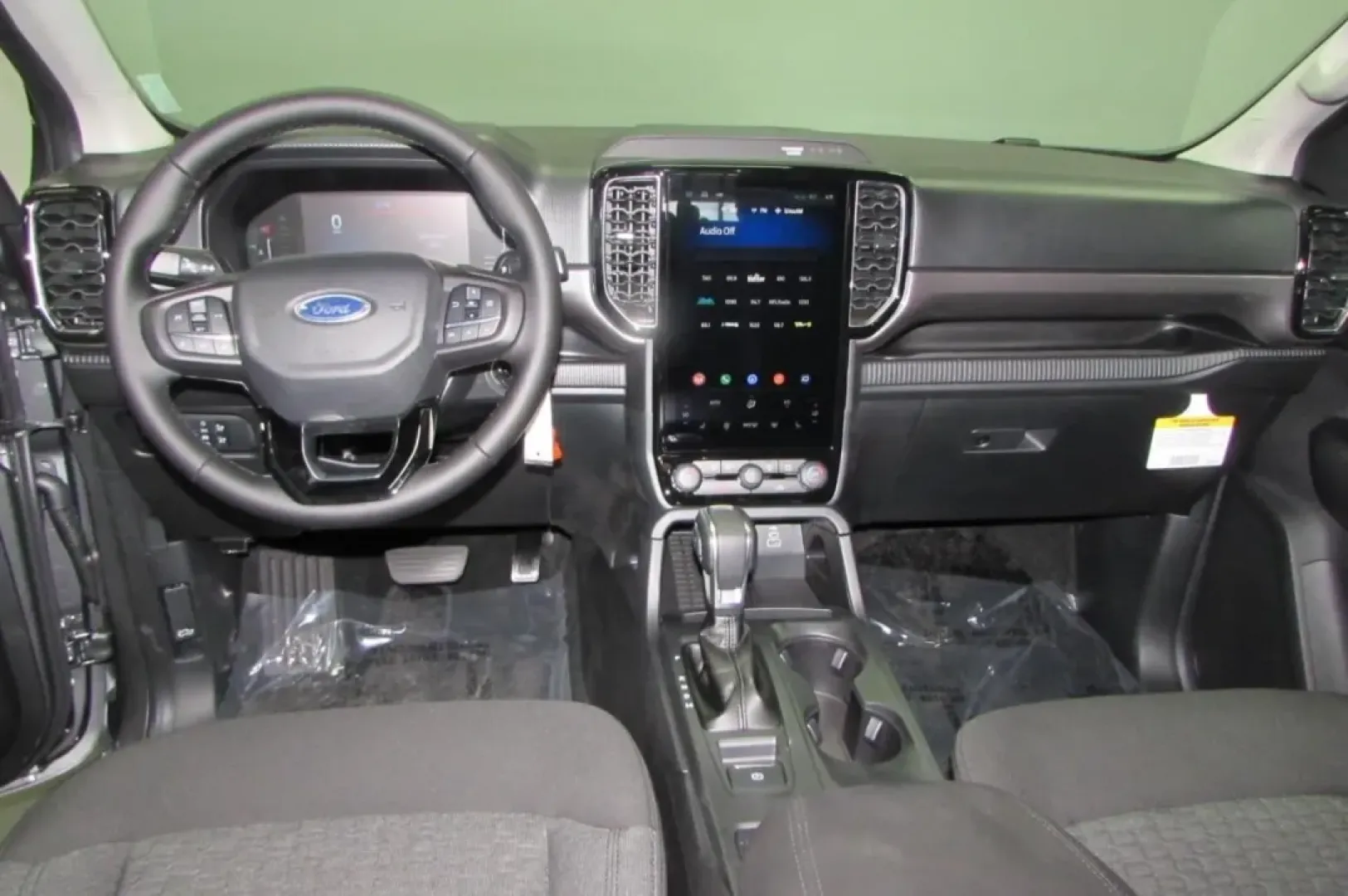 2025 /Ebony Cloth Ford Ranger XLT (1FTER4HP3SL) with an 2.7L V6 engine, Automatic transmission, located at 12836 Highway 21, De Soto, MO, 63020, (636) 337-7777, 38.151867, -90.575615 - Are you ready to elevate your adventures with a rugged companion? Explore the great outdoors or tackle your daily commute with confidence in the 2025 Ford Ranger XLT, an exceptional truck designed for both work and play! This pre-owned marvel, now available at Pettus Ford De Soto, is located conveni - Photo#24