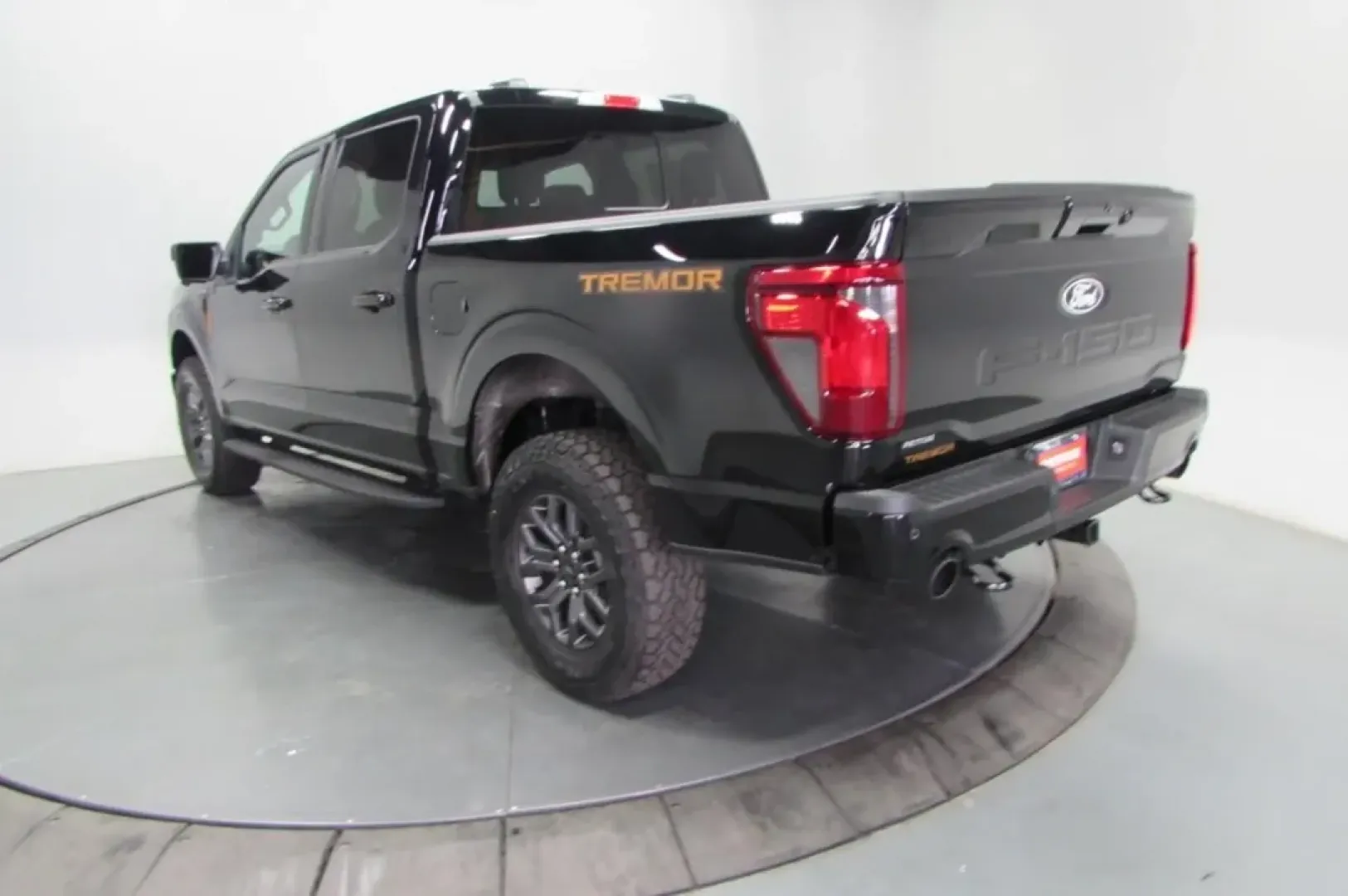 2025 Ford F-150 Tremor (1FTFW4L52SF) with an 5.0L V8 engine, Automatic transmission, located at 12836 Highway 21, De Soto, MO, 63020, (636) 337-7777, 38.151867, -90.575615 - **Unleash Your Adventure with the 2025 Ford F-150 Tremor at Pettus Ford De Soto!**<br /> <br /> If you're searching for the perfect blend of power and versatility, look no further than the 2025 Ford F-150 Tremor, available now at Pettus Ford De Soto! Located conveniently at 12836 Missouri Hwy 21, De - Photo#5