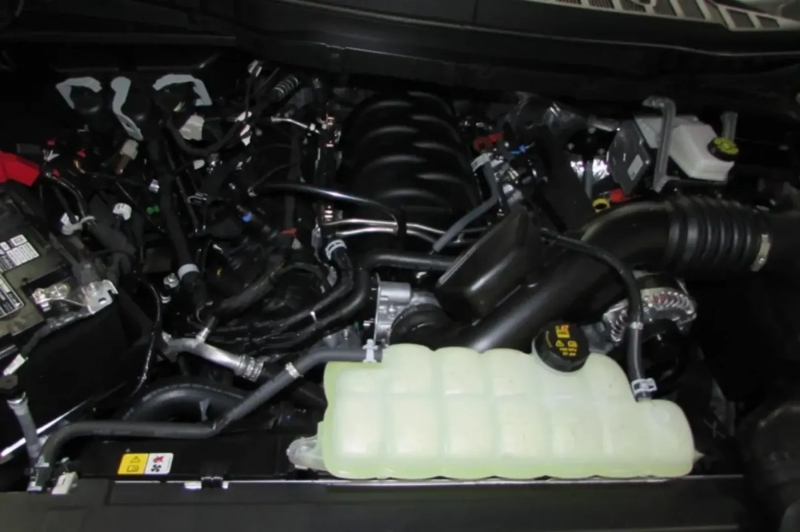 2025 Ford F-150 Tremor (1FTFW4L52SF) with an 5.0L V8 engine, Automatic transmission, located at 12836 Highway 21, De Soto, MO, 63020, (636) 337-7777, 38.151867, -90.575615 - **Unleash Your Adventure with the 2025 Ford F-150 Tremor at Pettus Ford De Soto!**<br /> <br /> If you're searching for the perfect blend of power and versatility, look no further than the 2025 Ford F-150 Tremor, available now at Pettus Ford De Soto! Located conveniently at 12836 Missouri Hwy 21, De - Photo#8