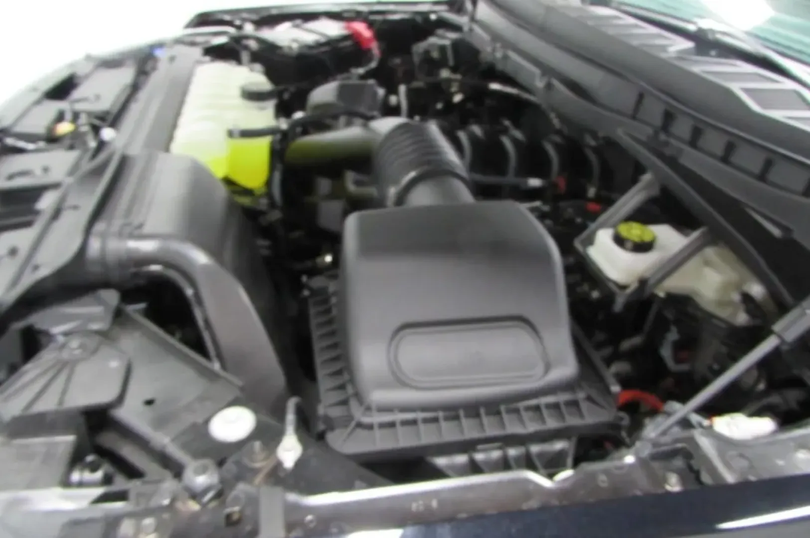 2025 Ford F-150 Tremor (1FTFW4L52SF) with an 5.0L V8 engine, Automatic transmission, located at 12836 Highway 21, De Soto, MO, 63020, (636) 337-7777, 38.151867, -90.575615 - **Unleash Your Adventure with the 2025 Ford F-150 Tremor at Pettus Ford De Soto!**<br /> <br /> If you're searching for the perfect blend of power and versatility, look no further than the 2025 Ford F-150 Tremor, available now at Pettus Ford De Soto! Located conveniently at 12836 Missouri Hwy 21, De - Photo#9