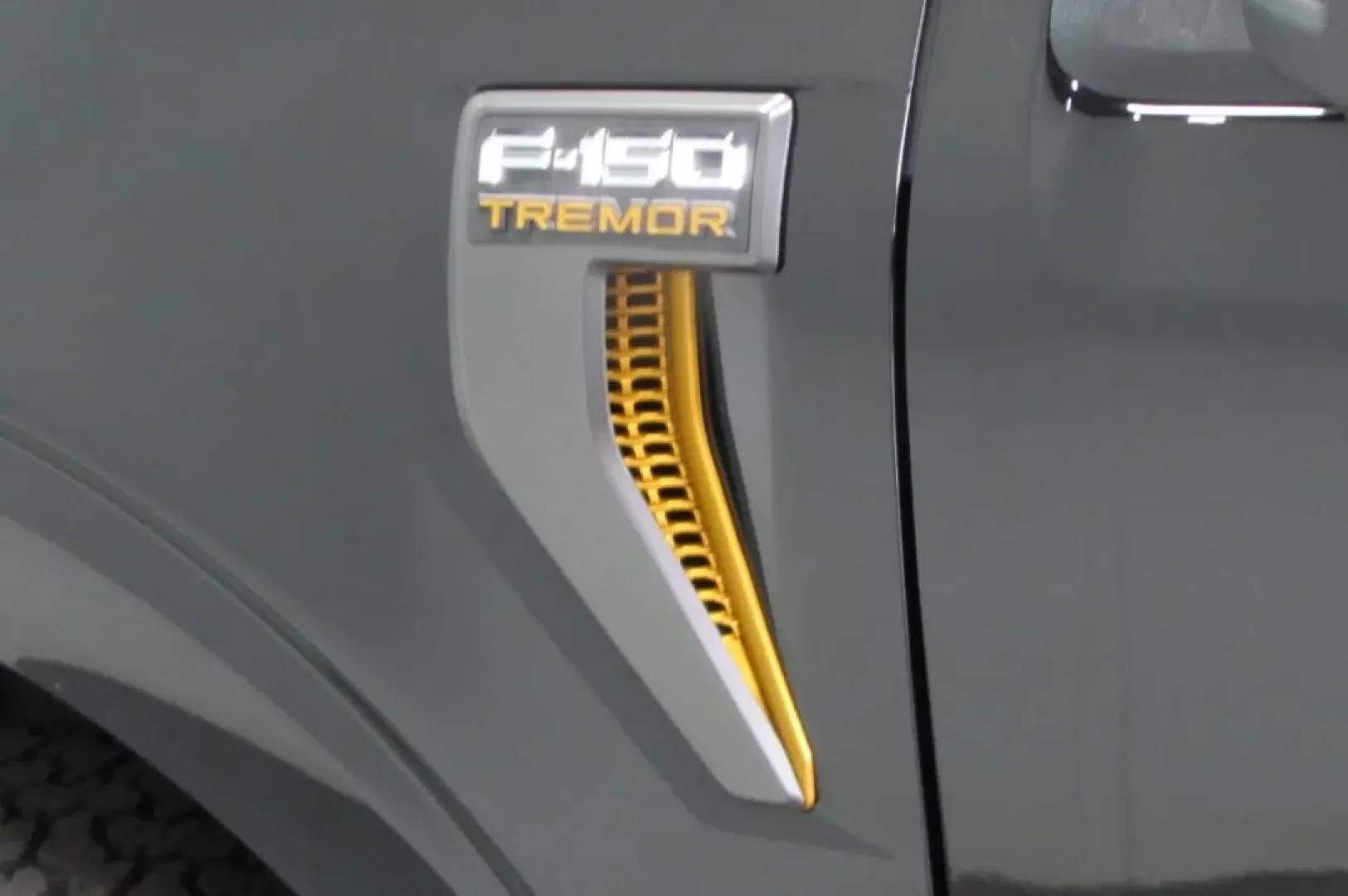 2025 Ford F-150 Tremor (1FTFW4L52SF) with an 5.0L V8 engine, Automatic transmission, located at 12836 Highway 21, De Soto, MO, 63020, (636) 337-7777, 38.151867, -90.575615 - **Unleash Your Adventure with the 2025 Ford F-150 Tremor at Pettus Ford De Soto!**<br /> <br /> If you're searching for the perfect blend of power and versatility, look no further than the 2025 Ford F-150 Tremor, available now at Pettus Ford De Soto! Located conveniently at 12836 Missouri Hwy 21, De - Photo#11